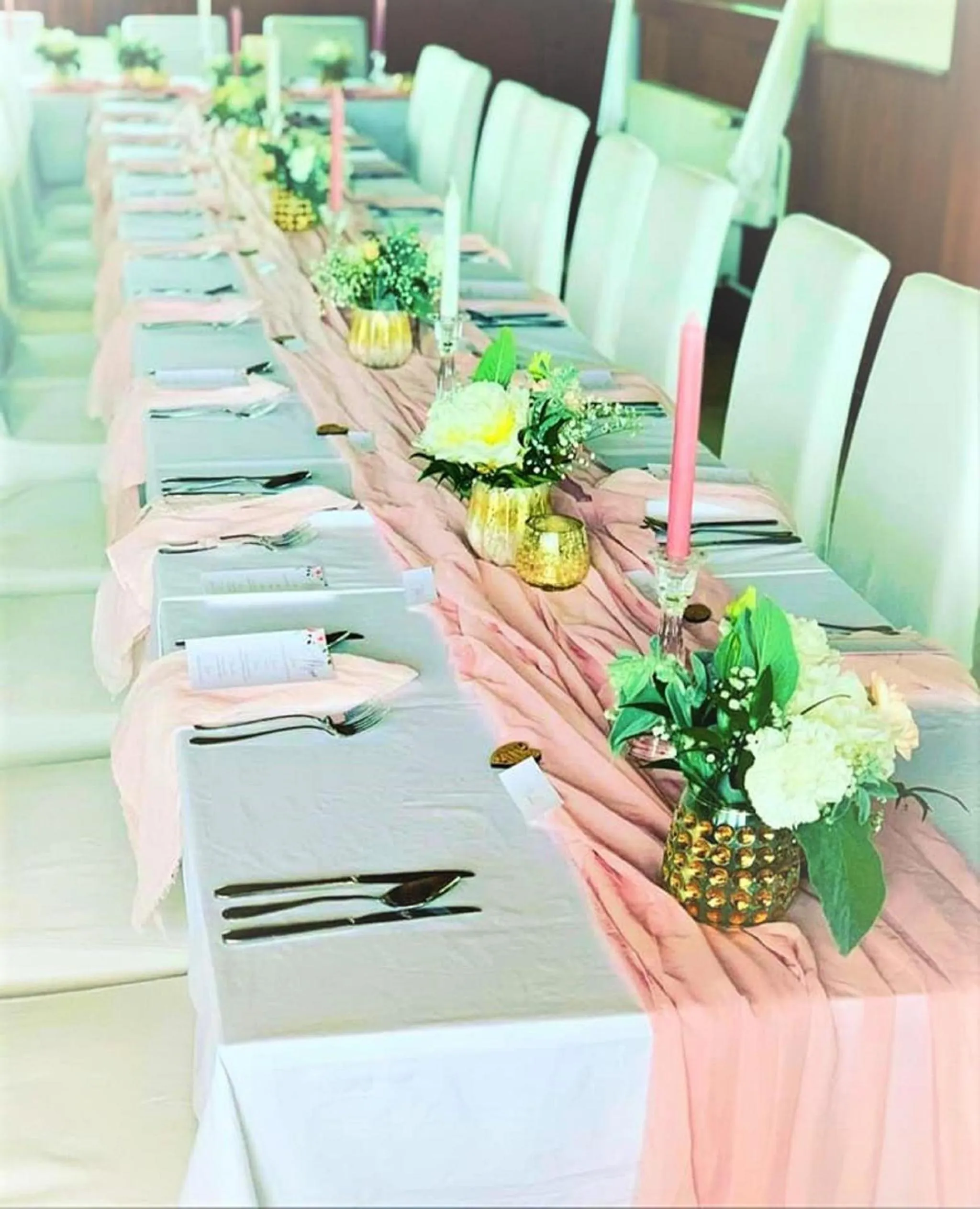 Restaurant/places to eat in Hotel Admiral