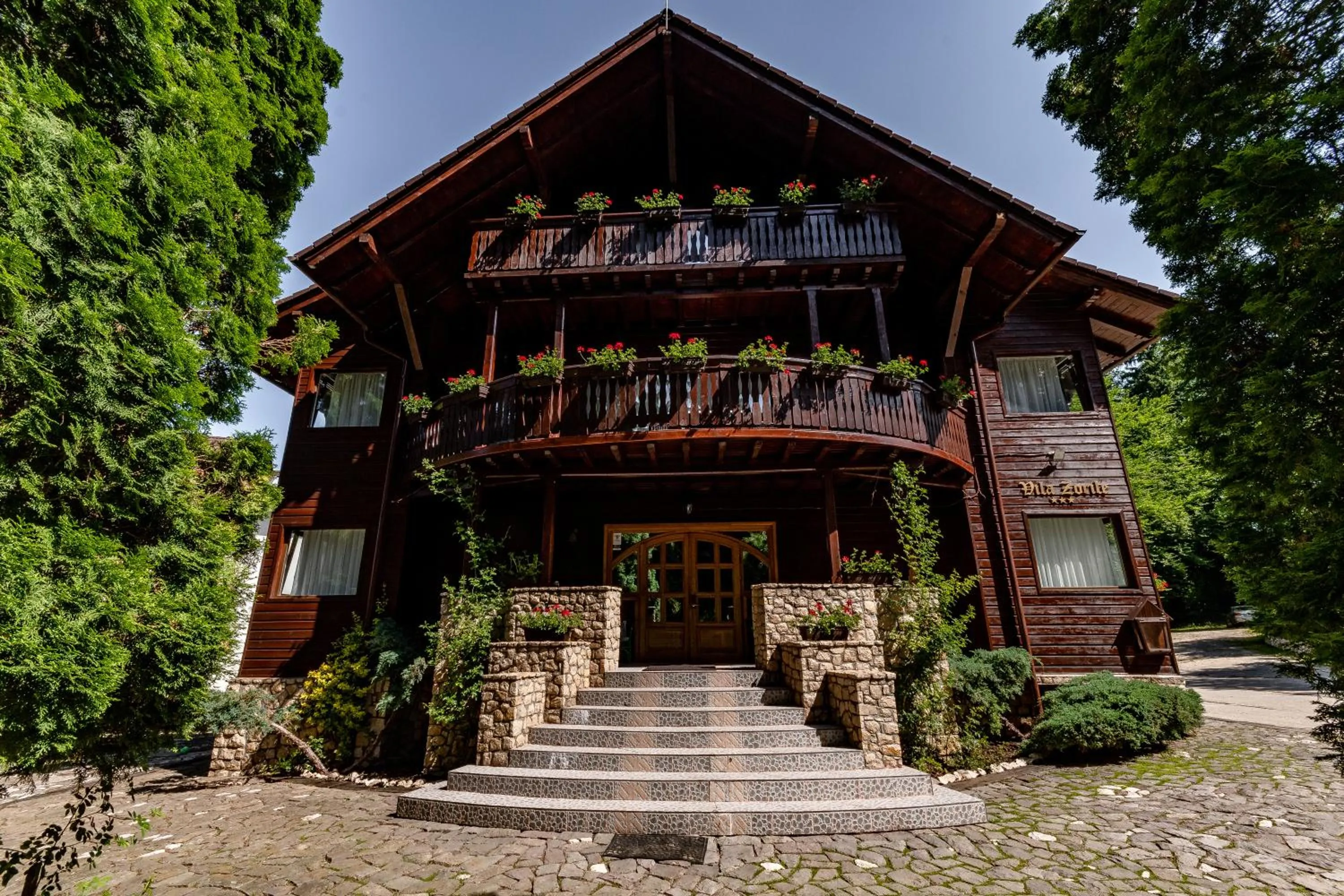 Property building in Vila Zorile