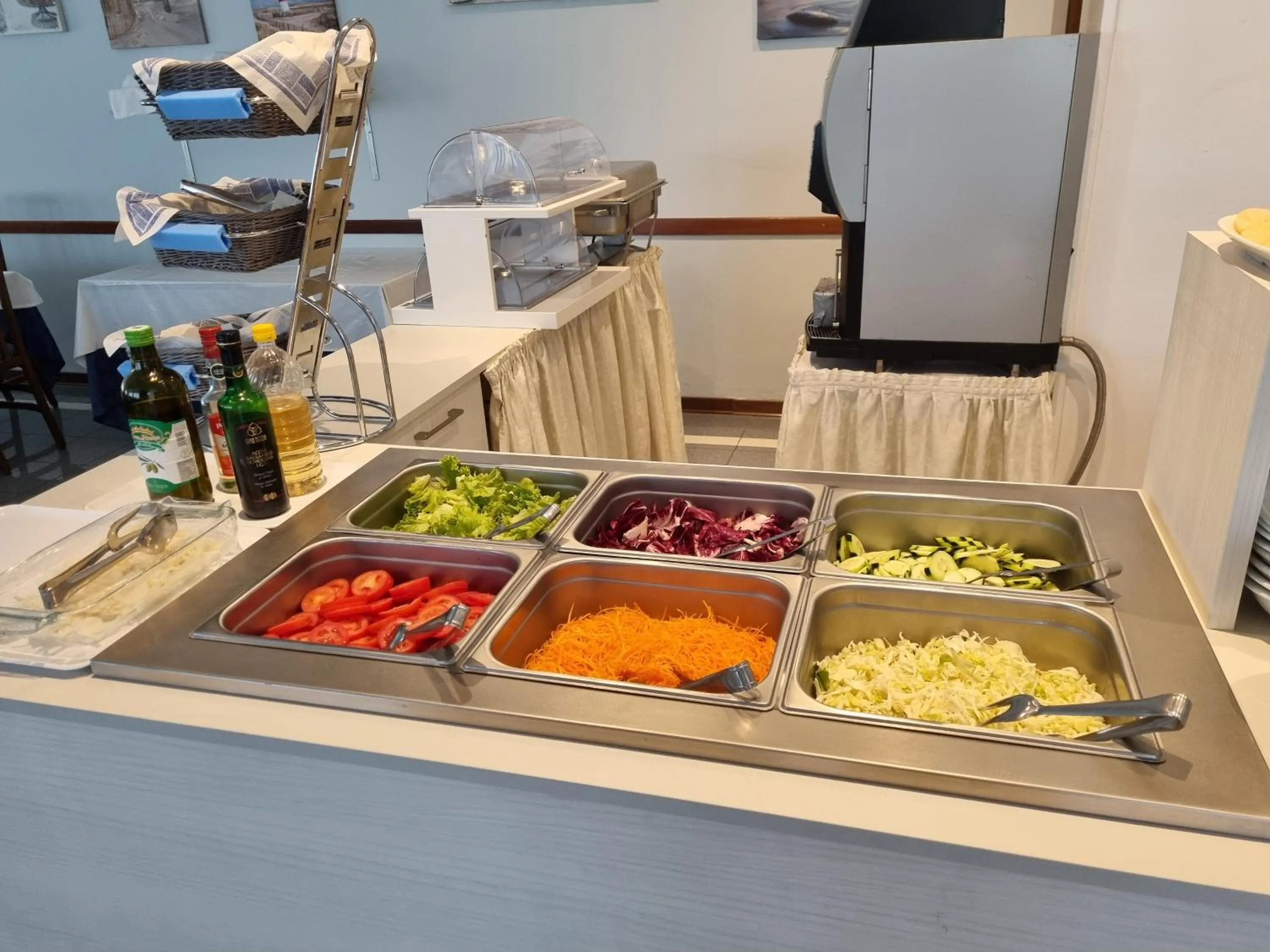 Food and drinks in Hotel Serenella