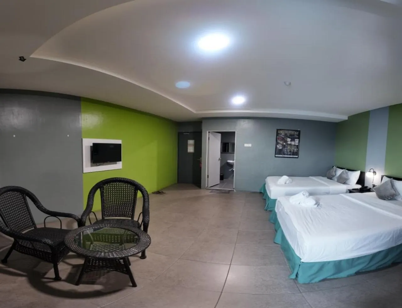 Bed in Metroinn Hotel