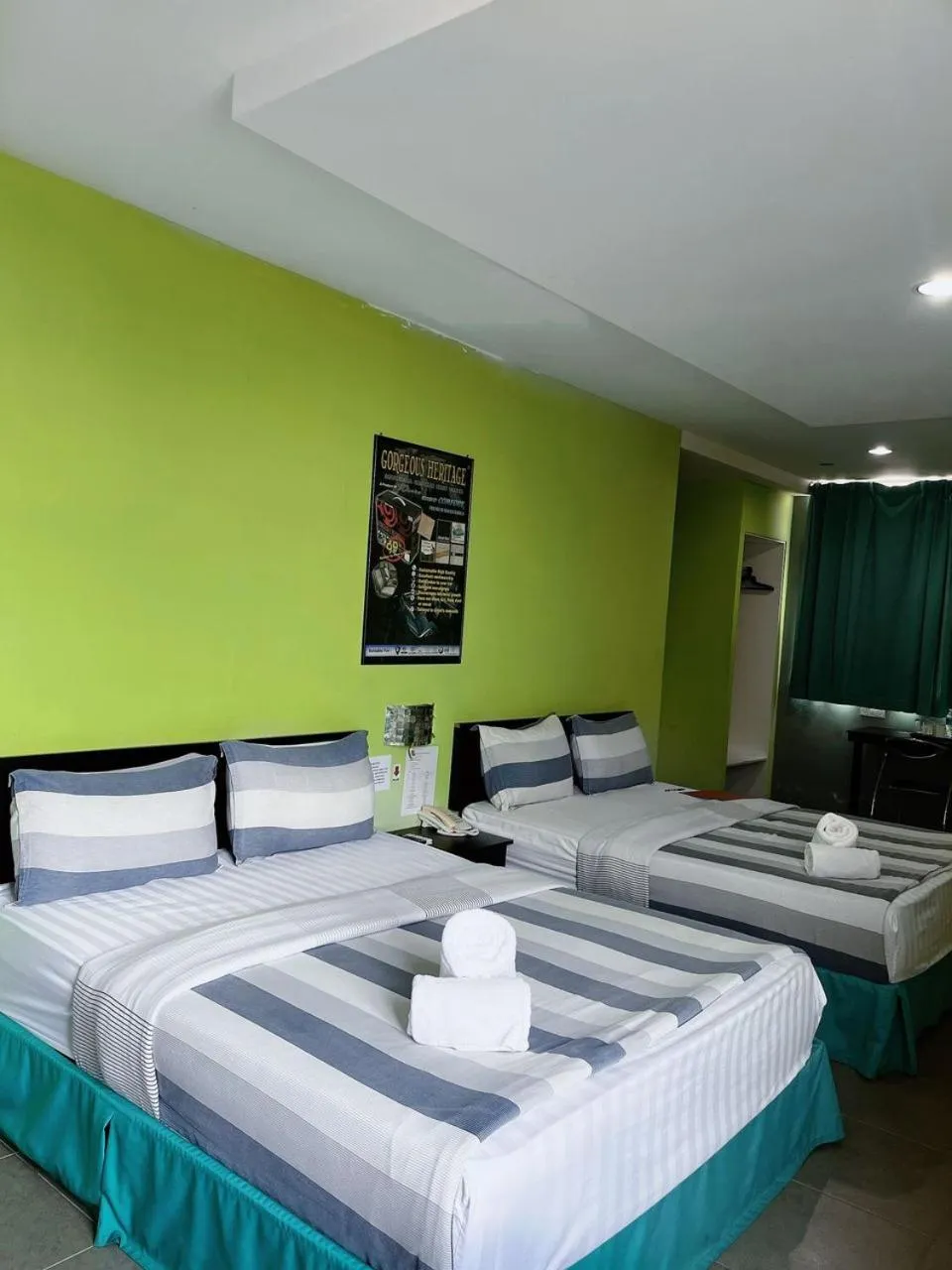 Bed in Metroinn Hotel