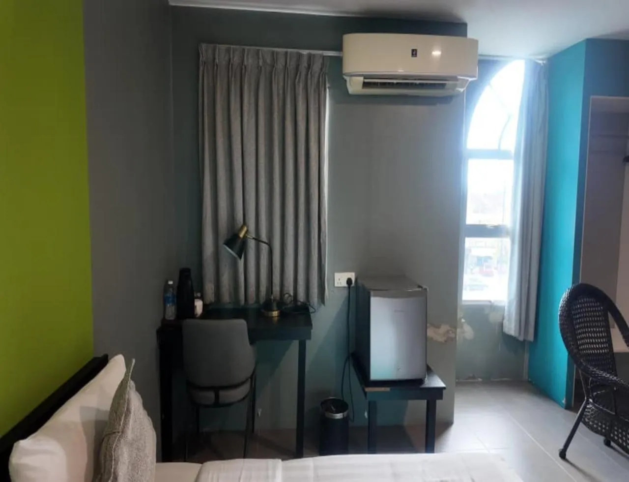 minibar in Metroinn Hotel