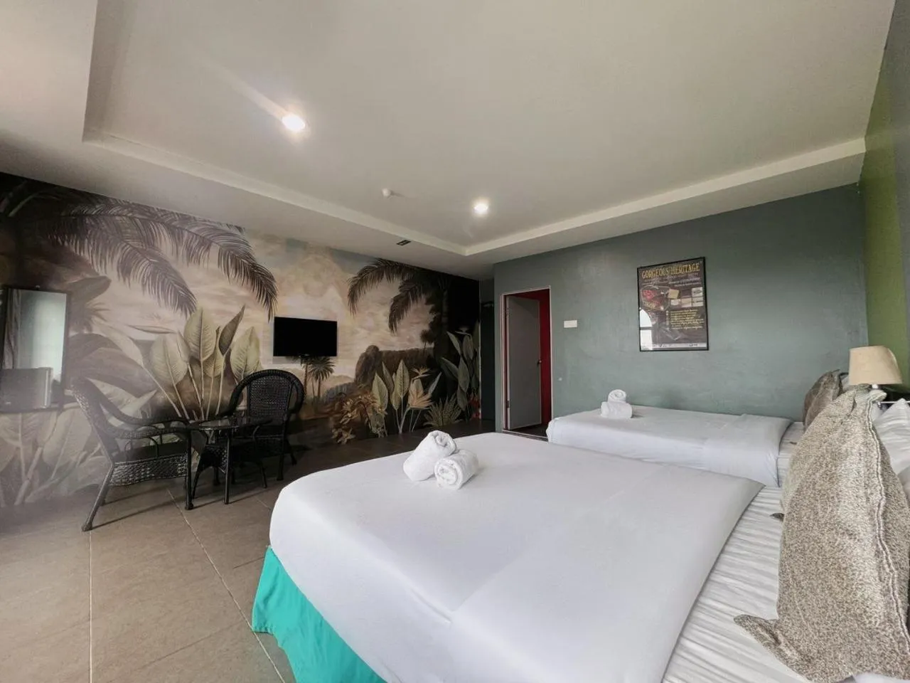 Bed in Metroinn Hotel