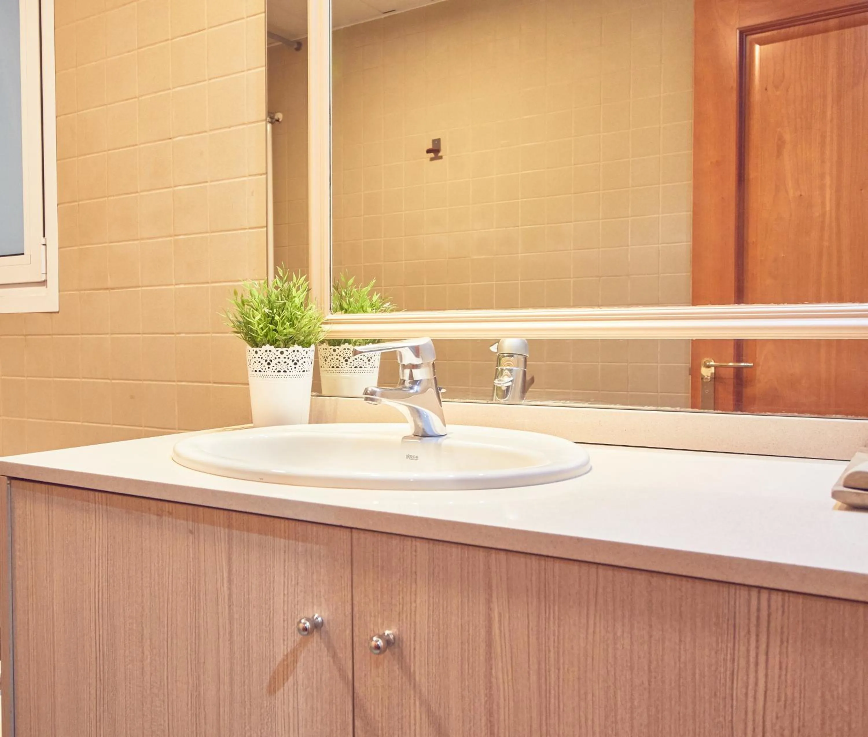 Day in Alcam Plaza Cataluña