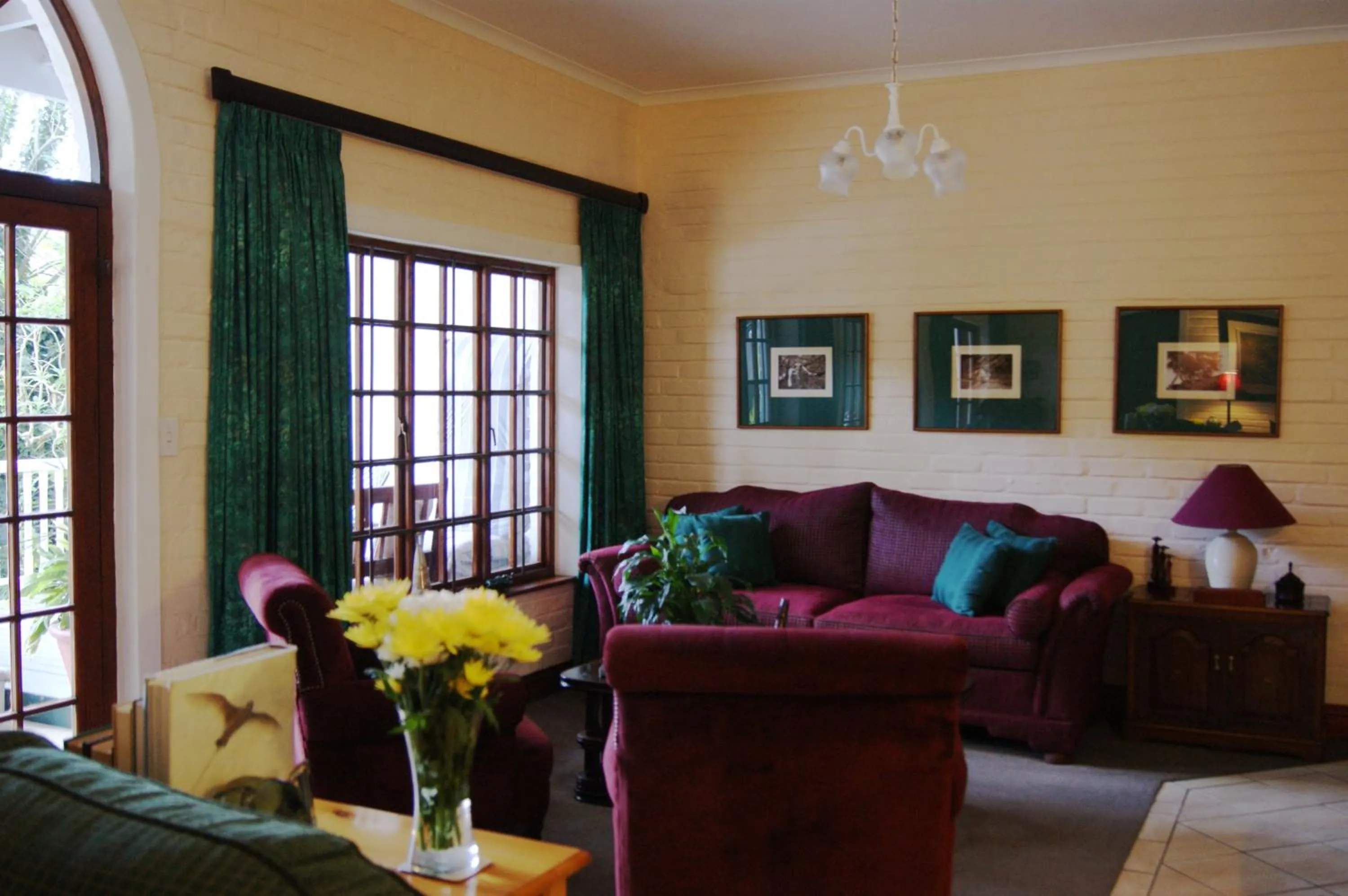 Communal lounge/ TV room in Edenwood House
