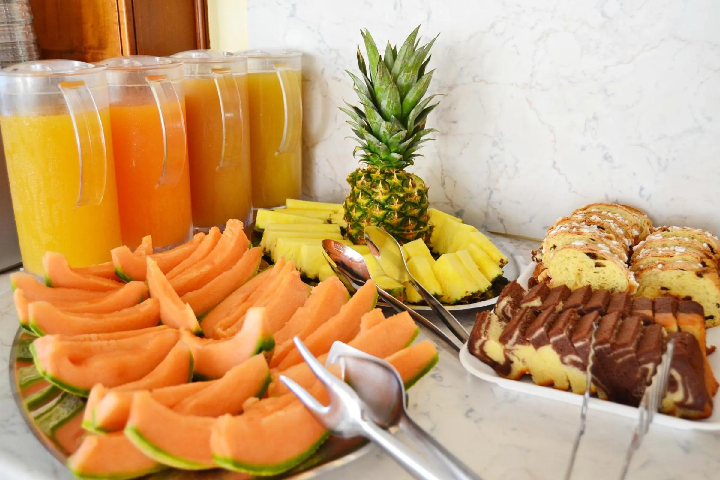 Food and drinks in Hotel Midi