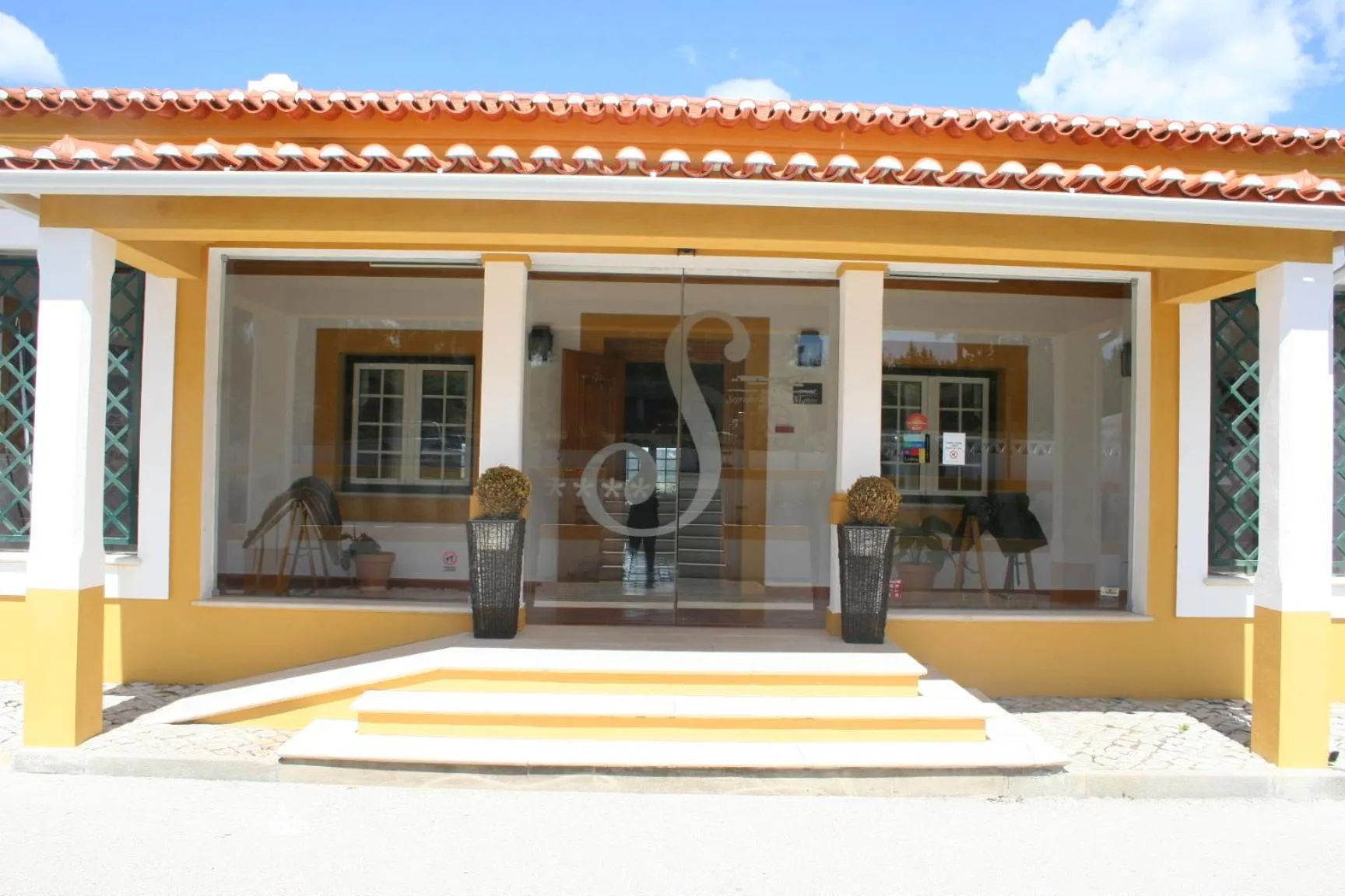 Facade/entrance in Hotel Segredos De Vale Manso