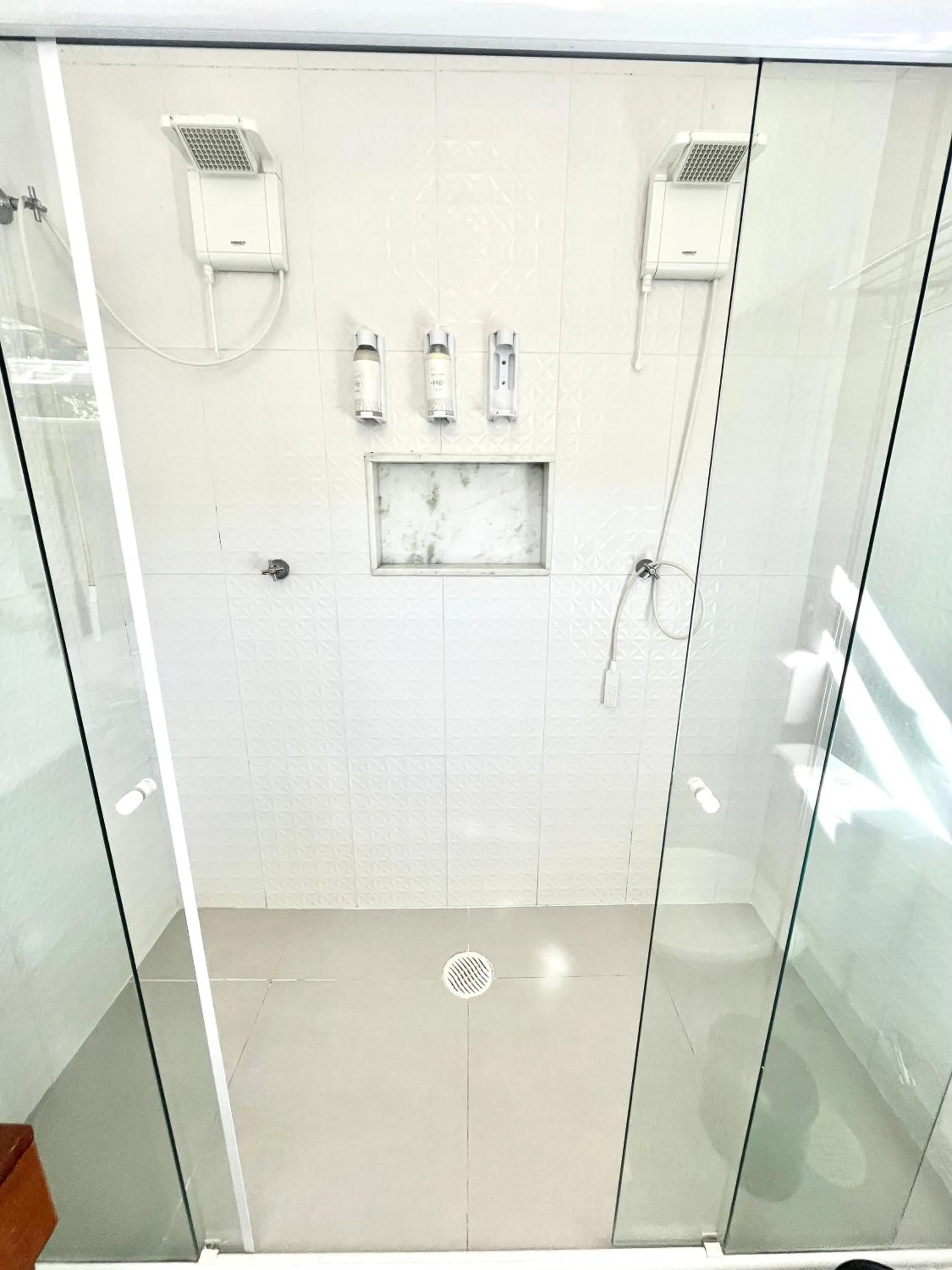 Shower in Pousada Tô na Praia Juquehy