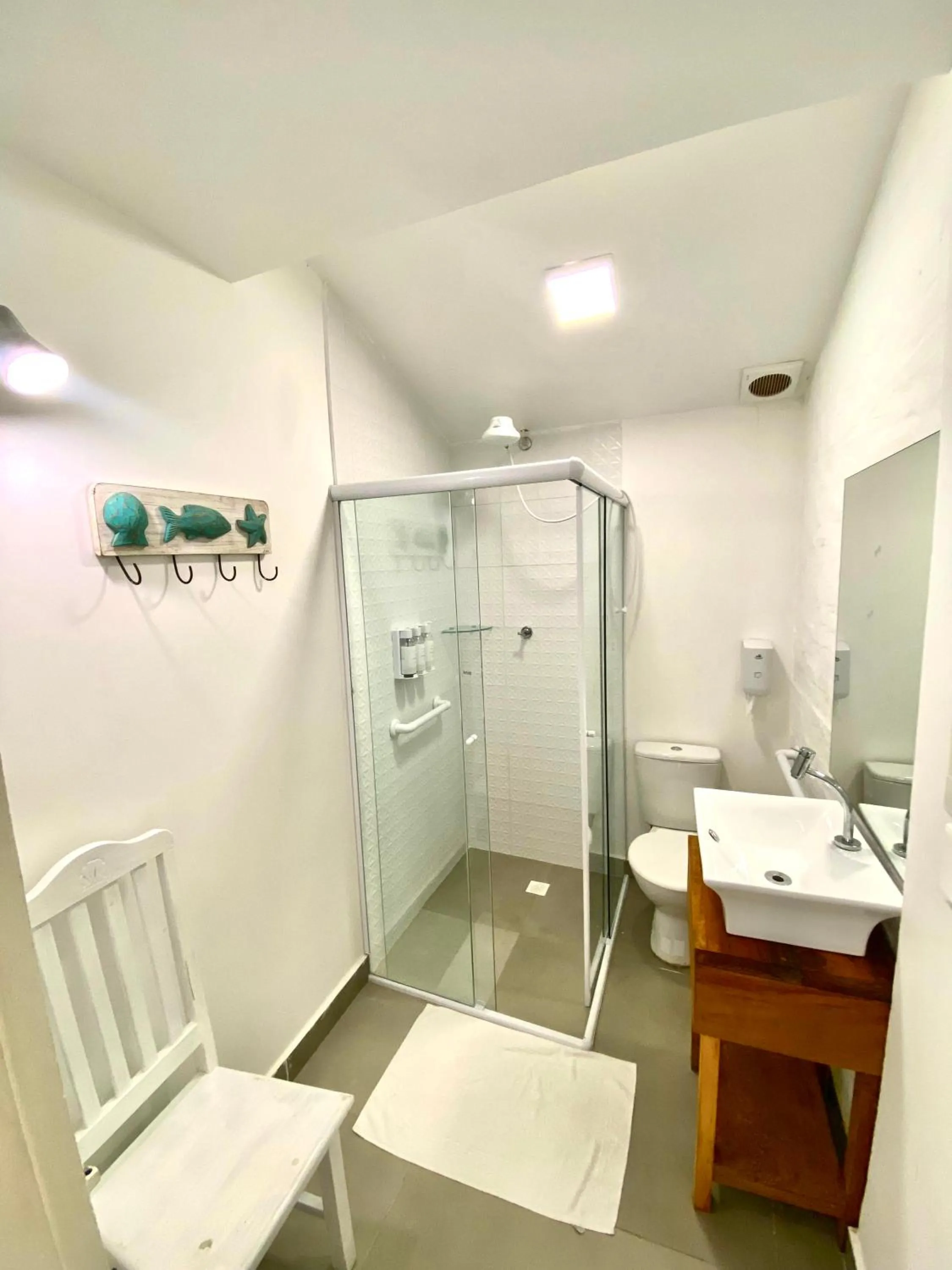 Shower in Pousada Tô na Praia Juquehy