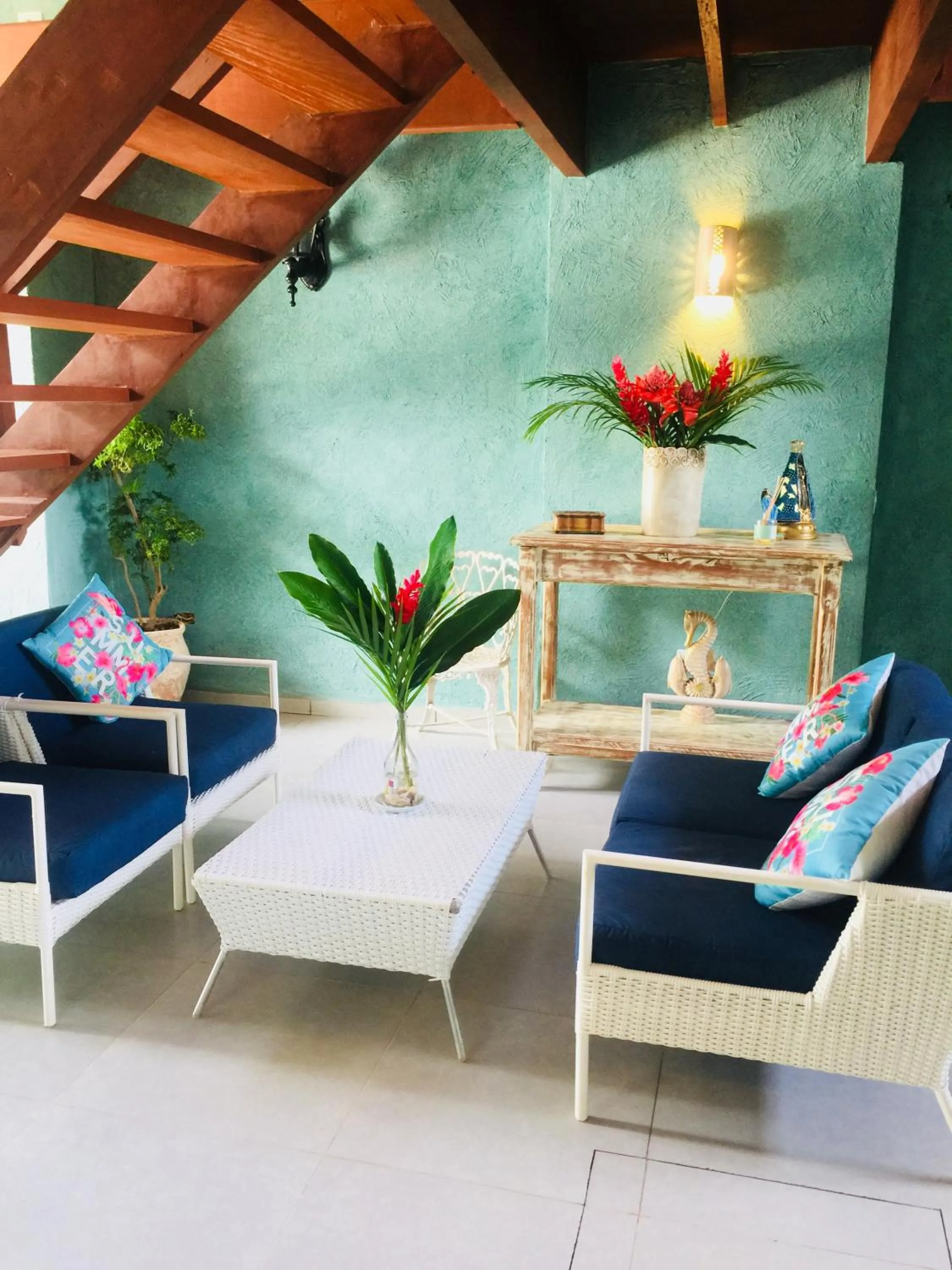 Seating area in Pousada Tô na Praia Juquehy