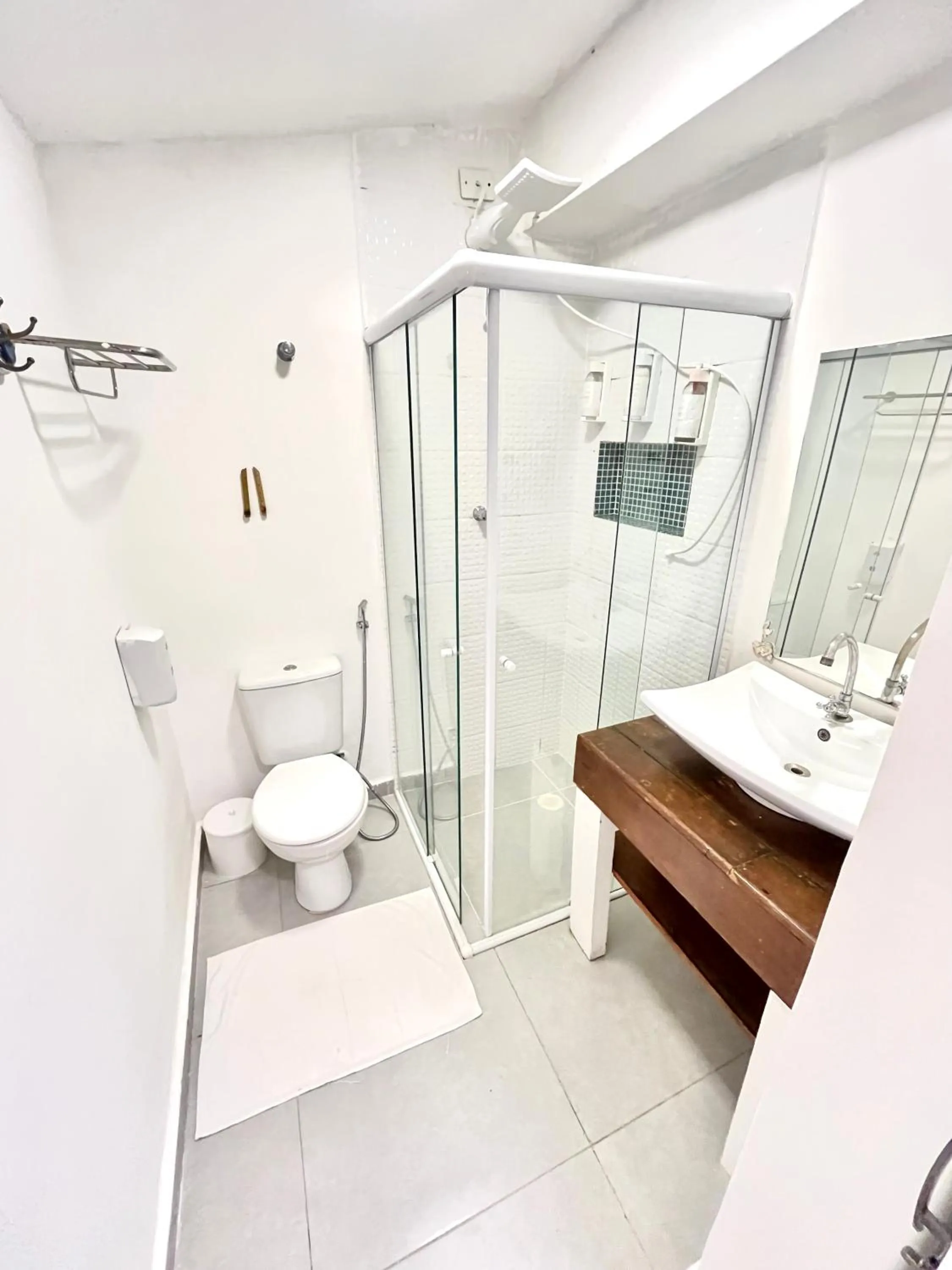 Shower in Pousada Tô na Praia Juquehy