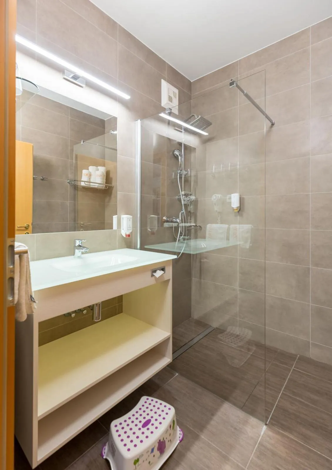 Shower in Thermenhotel Kurz