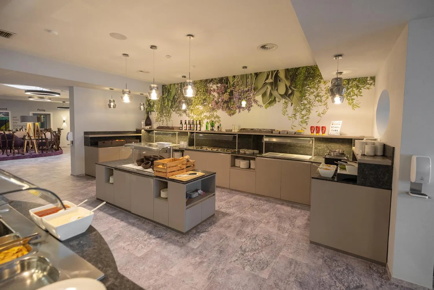 Restaurant/places to eat in Thermenhotel Kurz