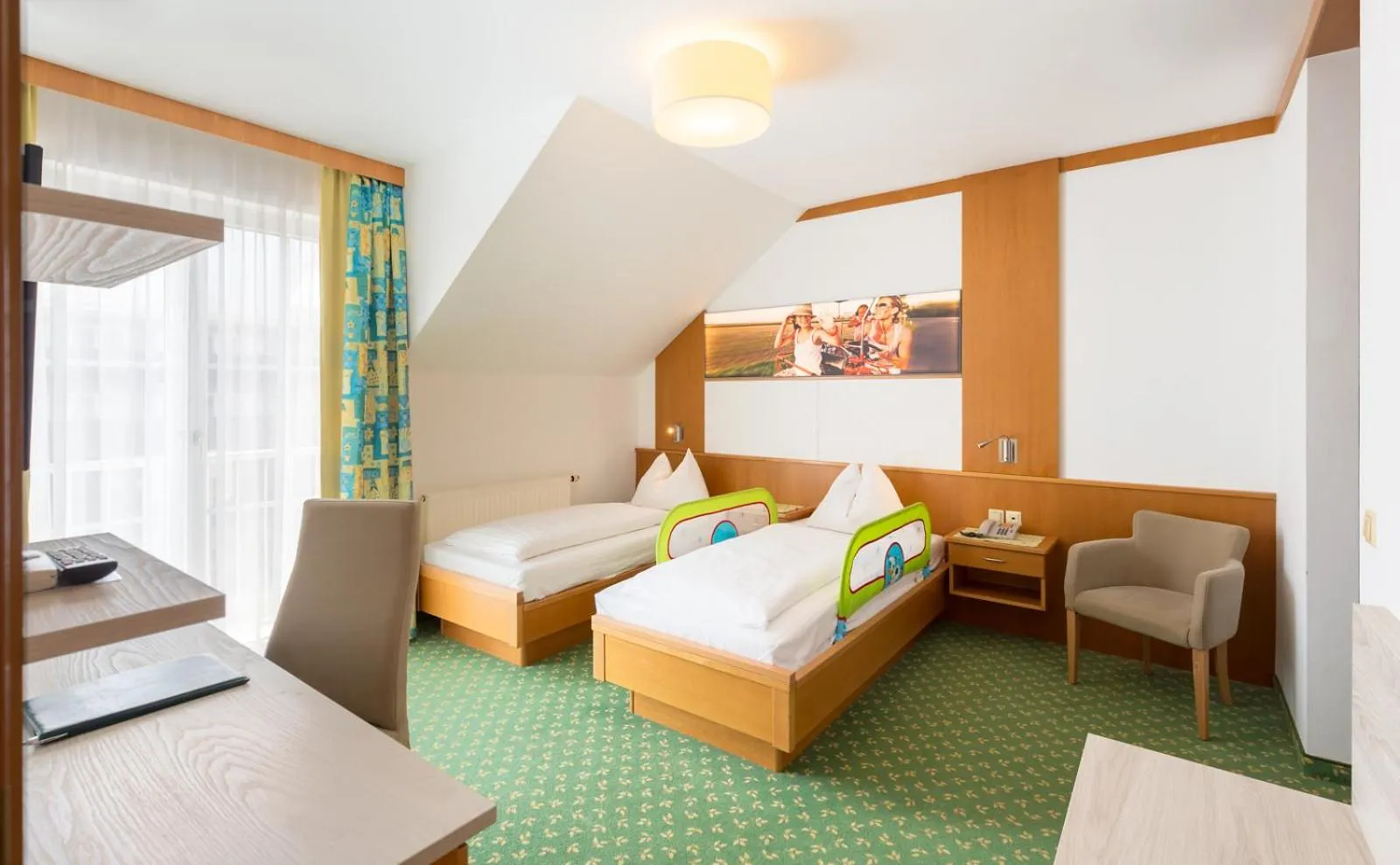 Bed in Thermenhotel Kurz