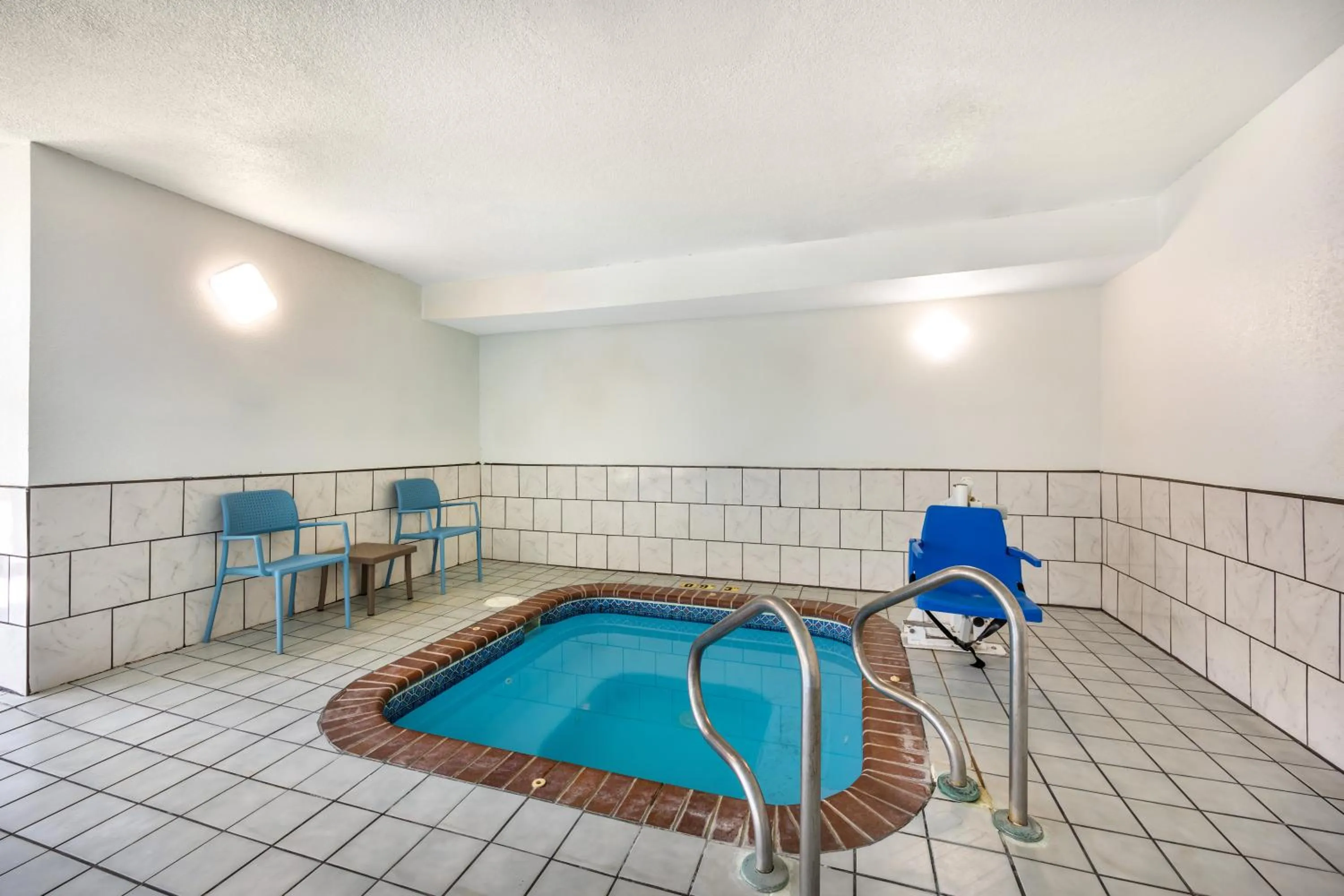 Hot Tub in Sleep Inn & Suites Salina I-135
