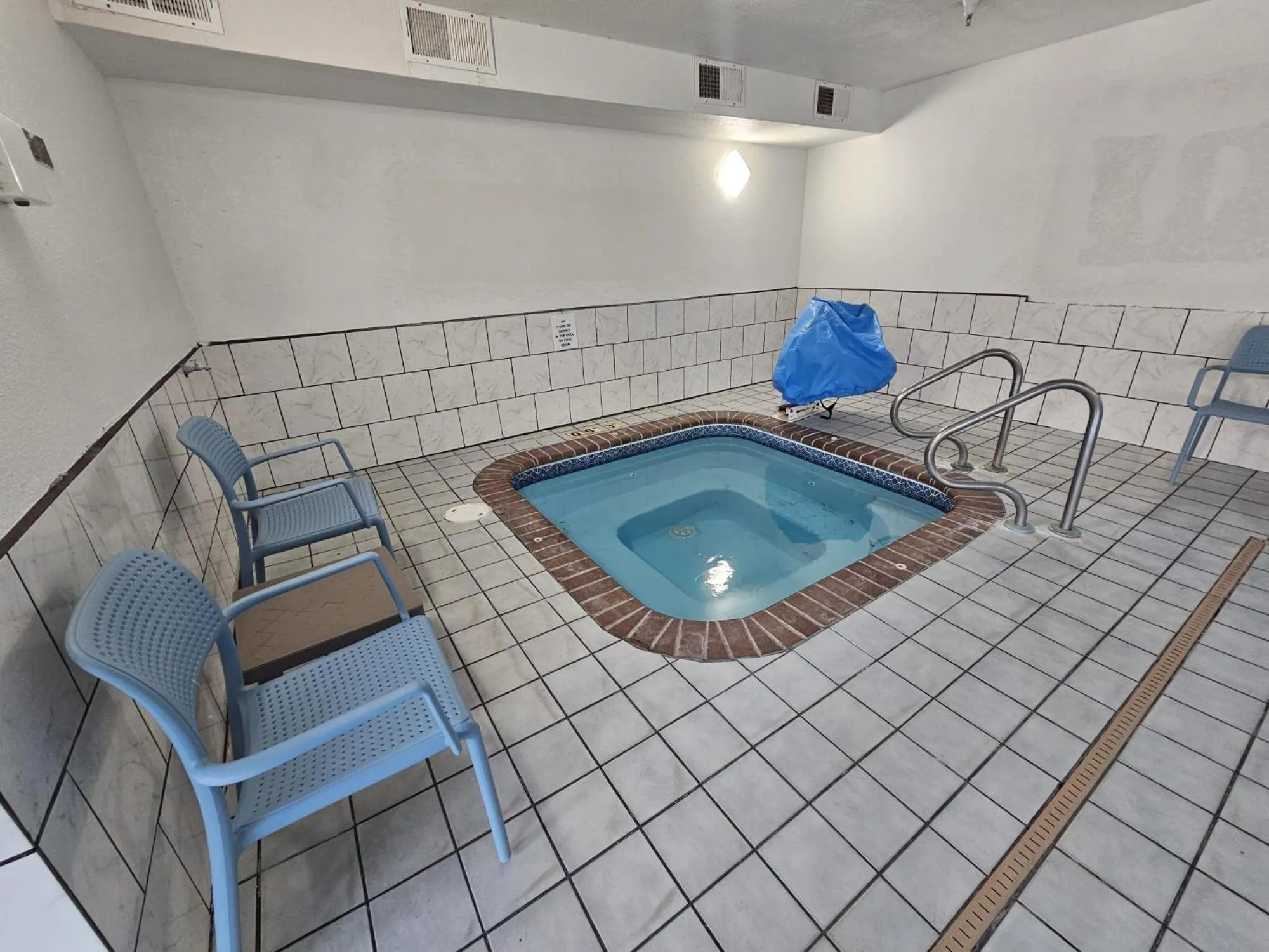 Hot Tub in Sleep Inn & Suites Salina I-135