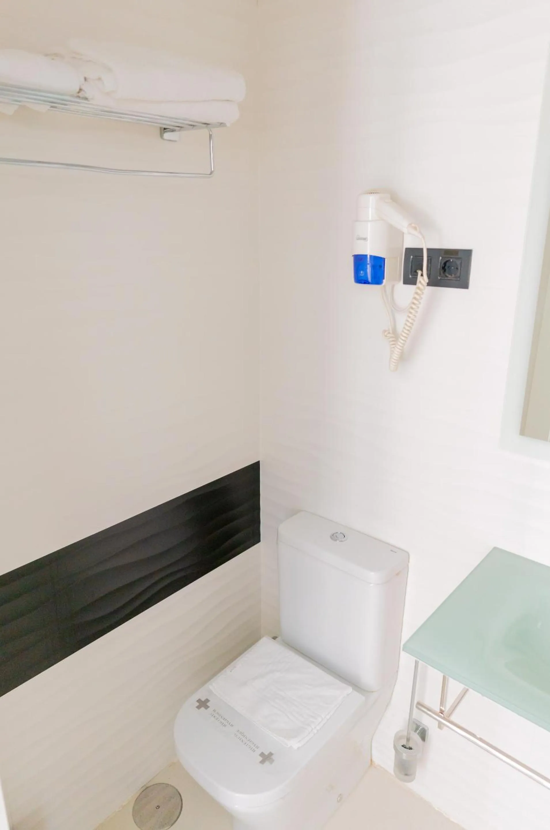 Bathroom in Hostal Gran Via 44