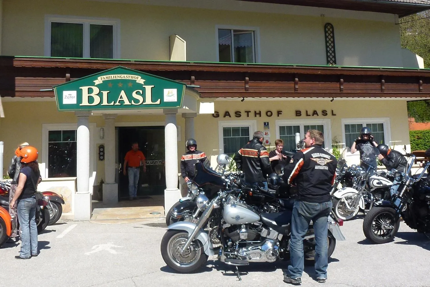 Parking in Gasthof Blasl