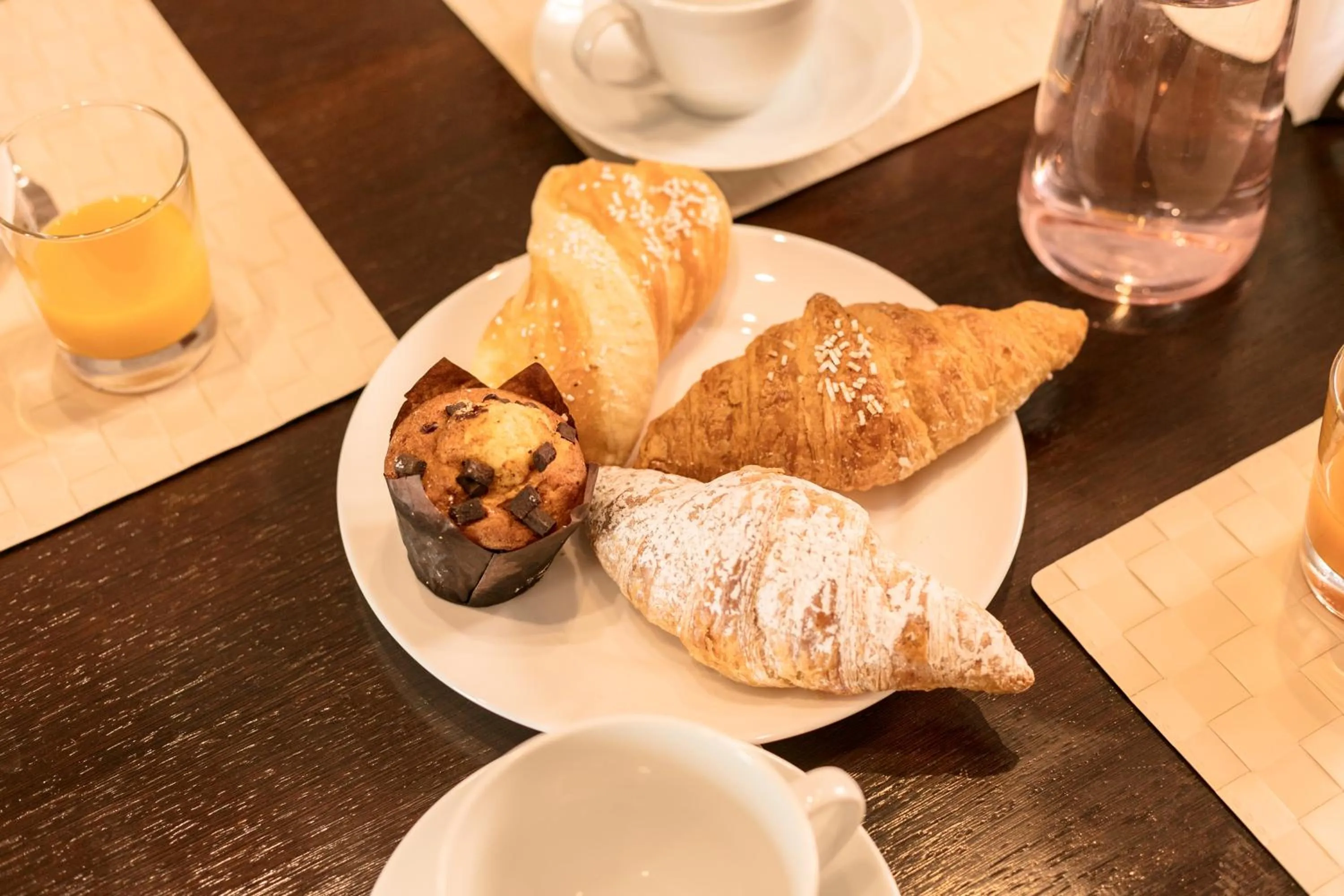 Dining area in Heart Milan Apartments Corso Como