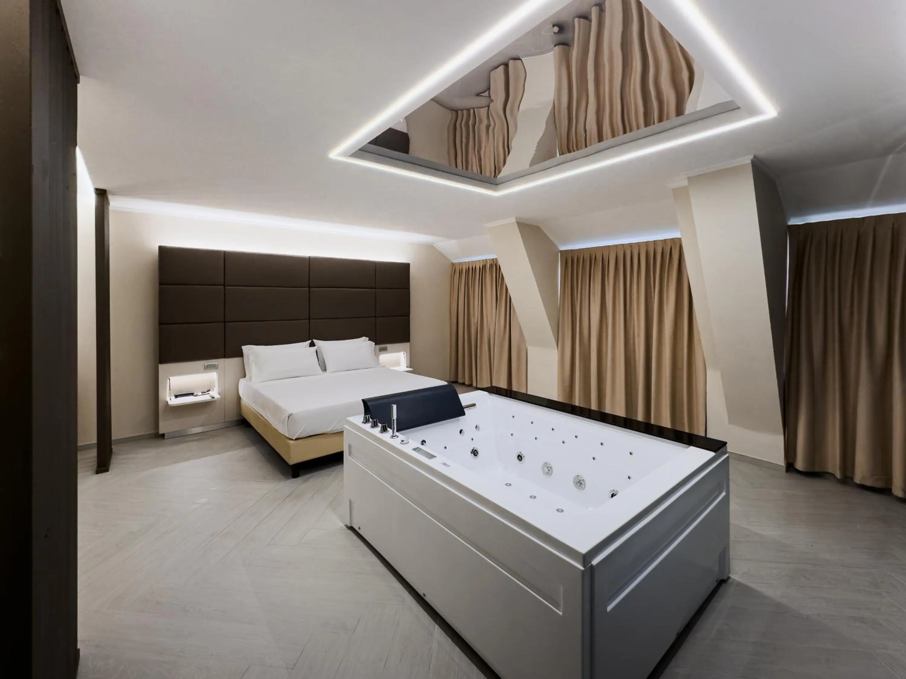 Bed in Grand Hotel Europa