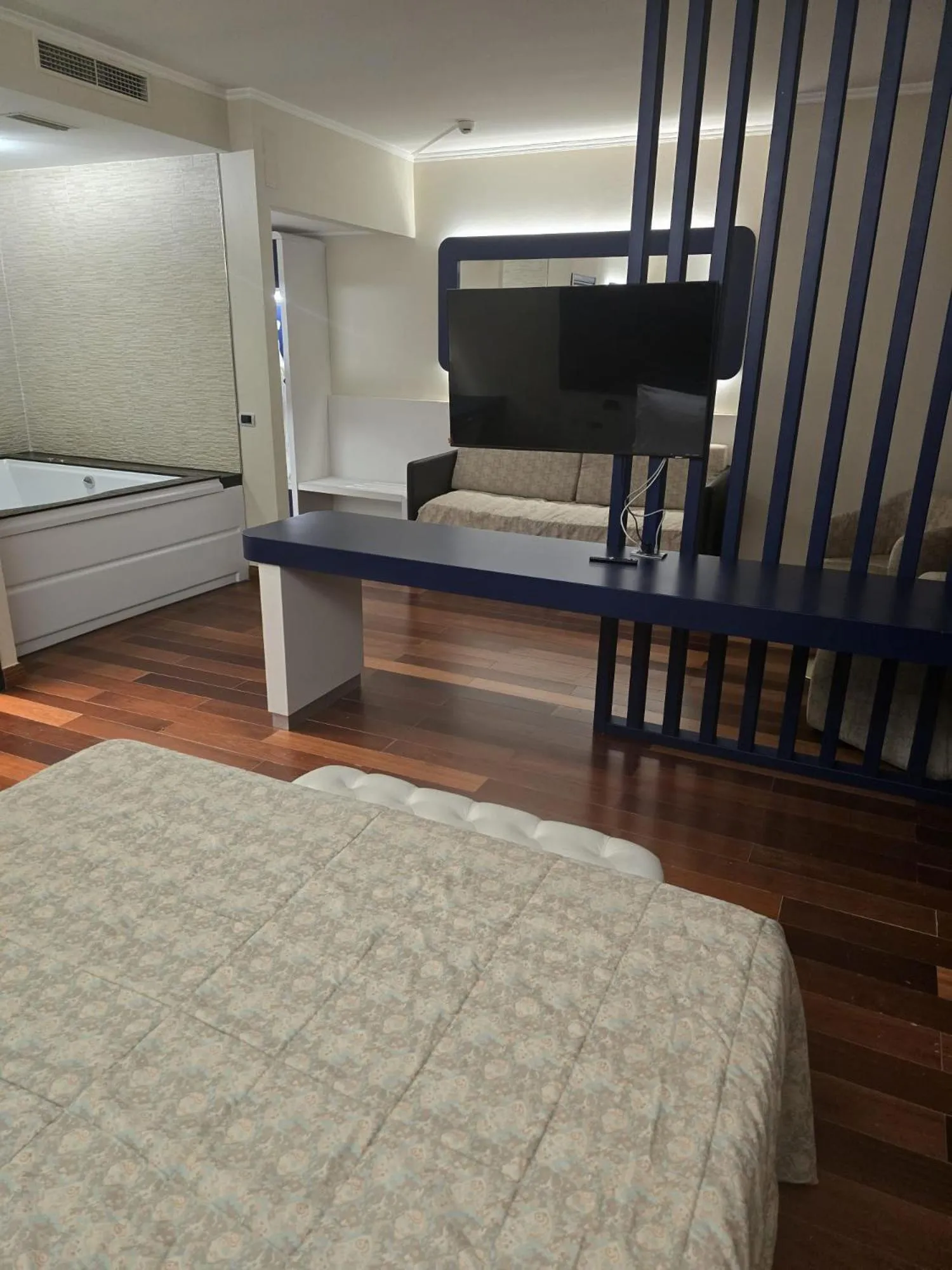 Photo of the whole room, Bed in Grand Hotel Europa