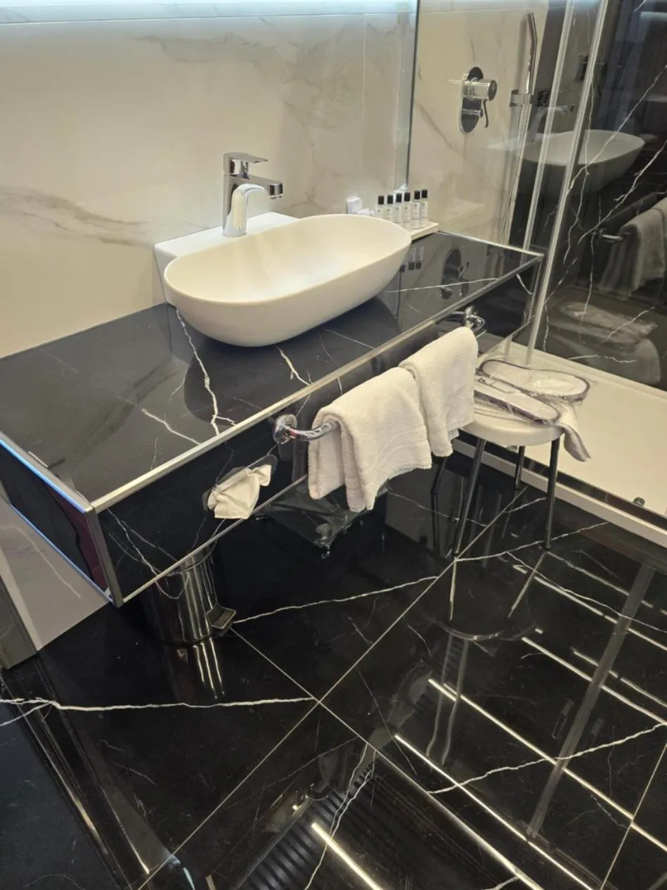 Bathroom in Grand Hotel Europa