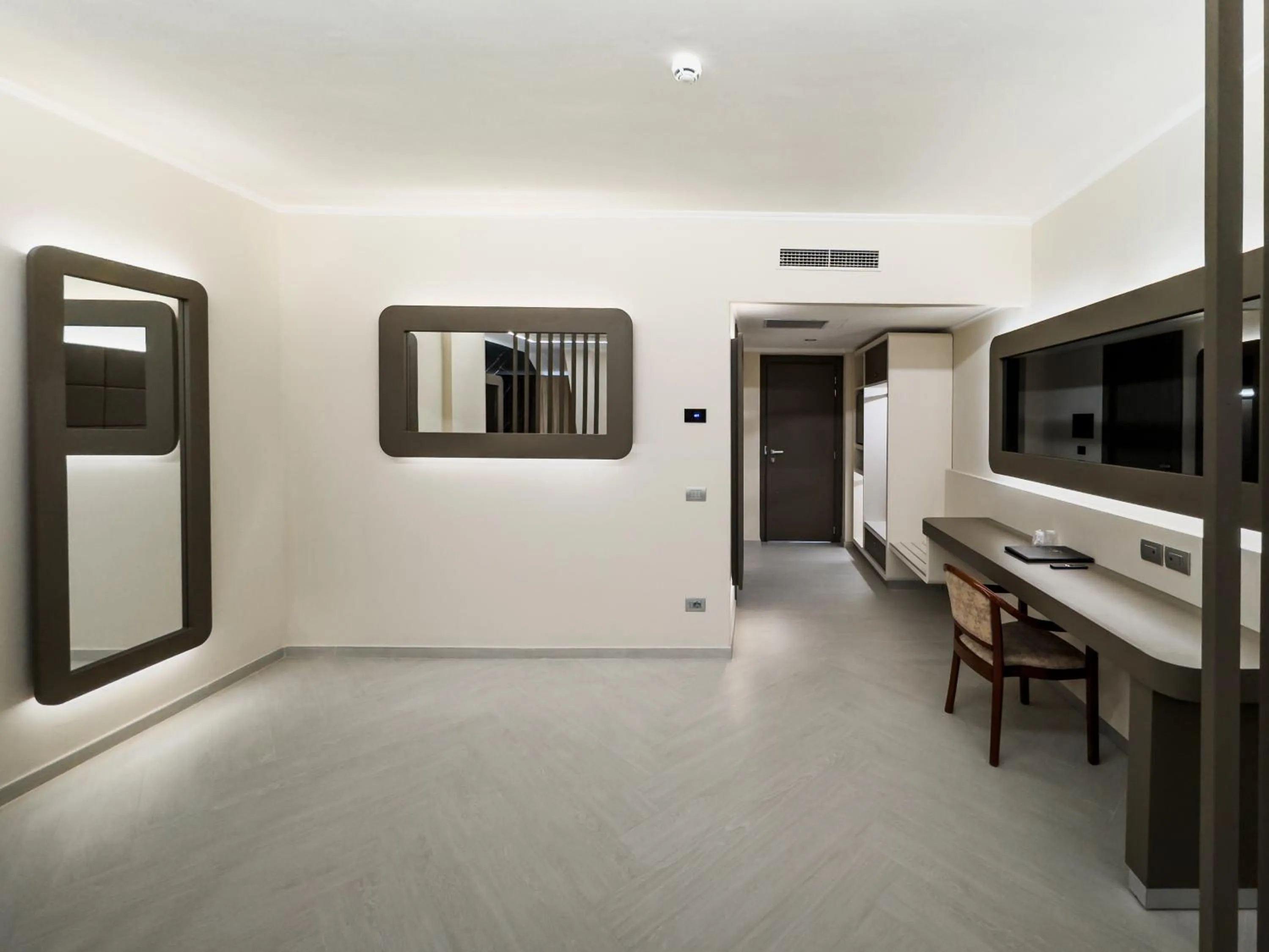 TV and multimedia in Grand Hotel Europa