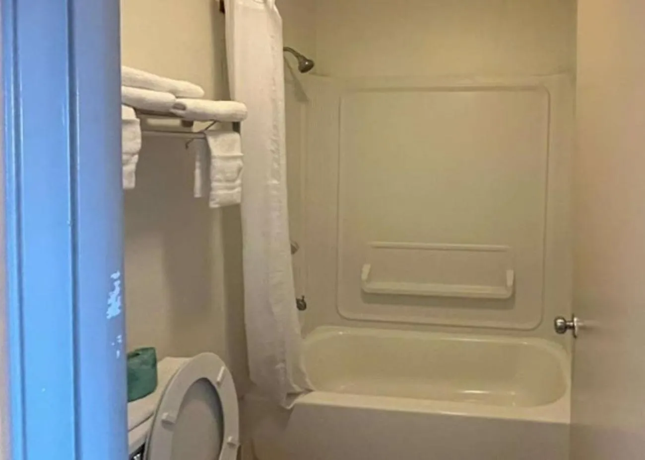 Quadruple Room - Disability Access - Non-Smoking in Motel 6 Galveston, TX Seawall