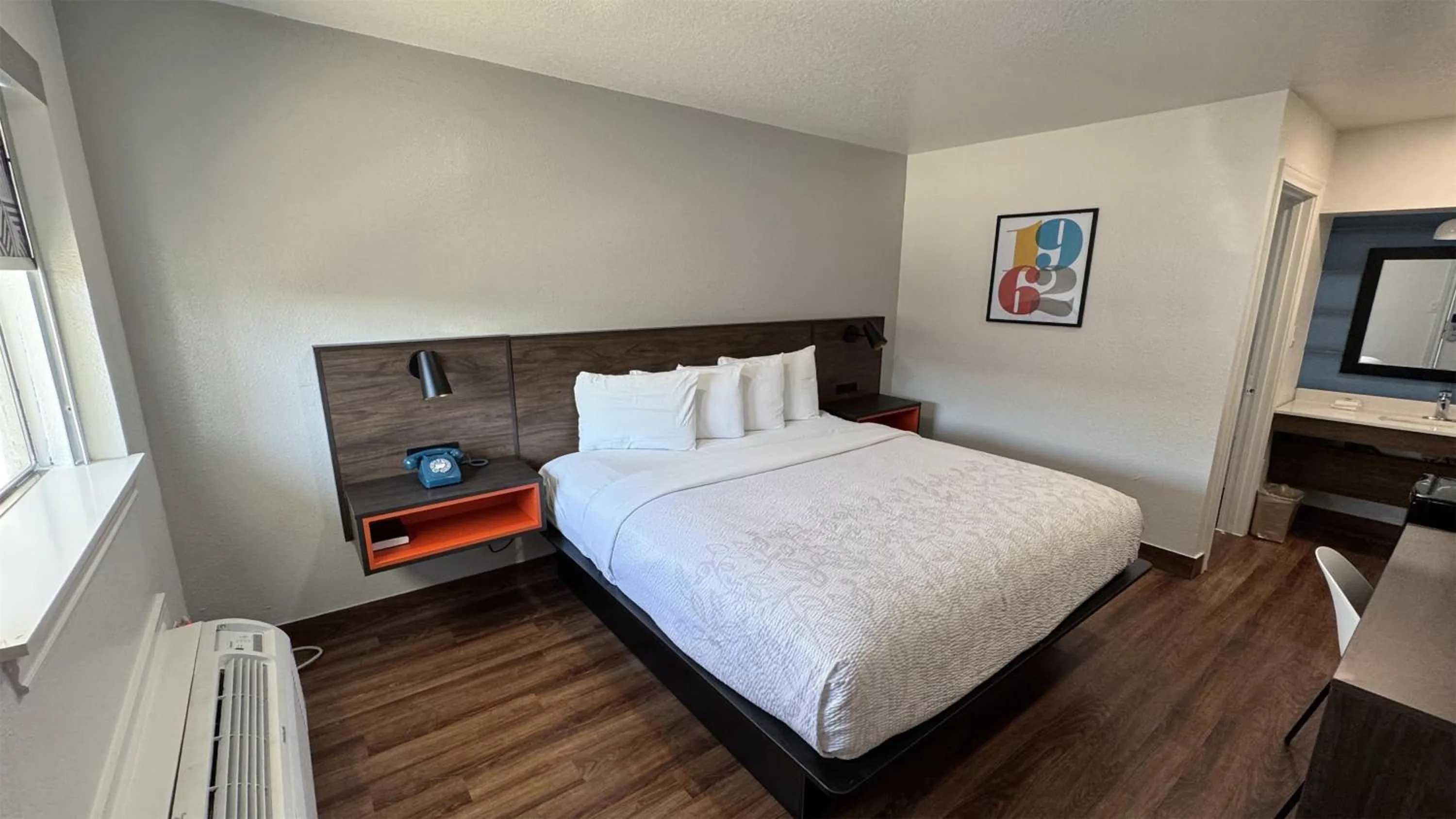 Bedroom, Bed in Motel 6 Galveston, TX Seawall