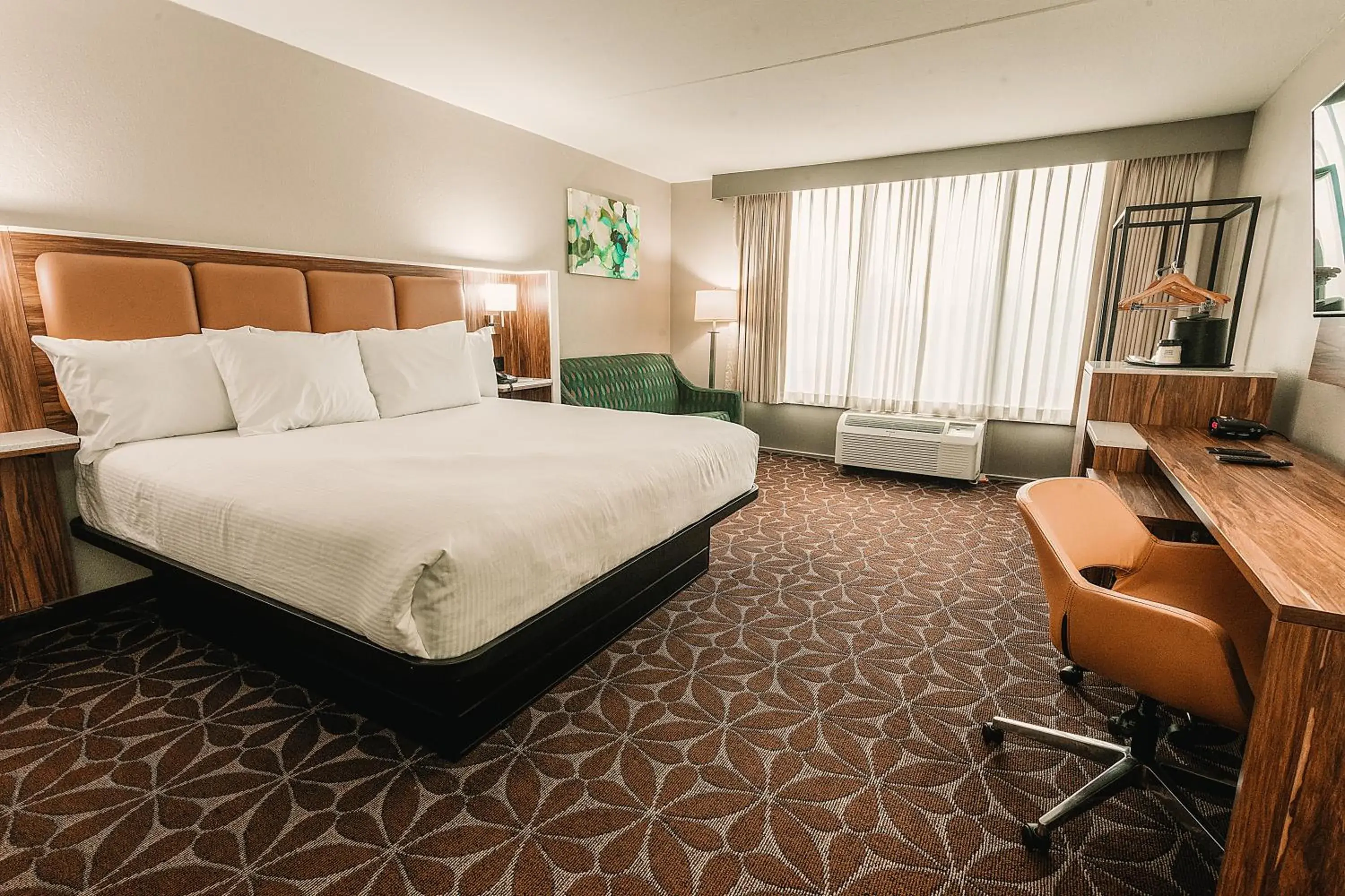 Junior King Suite - Non-Smoking in Wyndham Garden Williamsburg Busch Gardens Area Junior King Suite - Non-Smoking in Wyndham Garden Williamsburg Busch Gardens Area