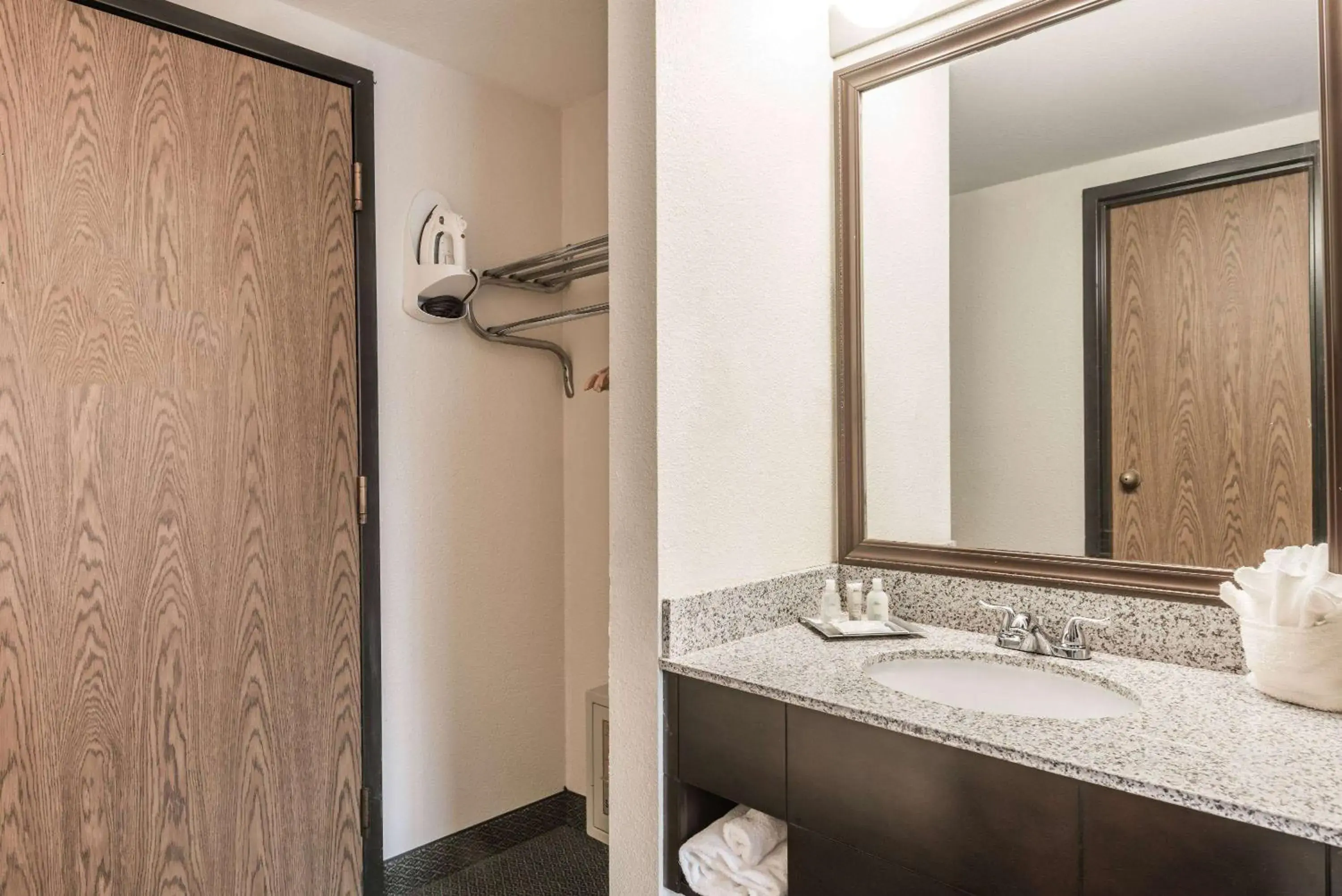 King Room Disability Access in Wyndham Garden Williamsburg Busch Gardens Area King Room Disability Access in Wyndham Garden Williamsburg Busch Gardens Area