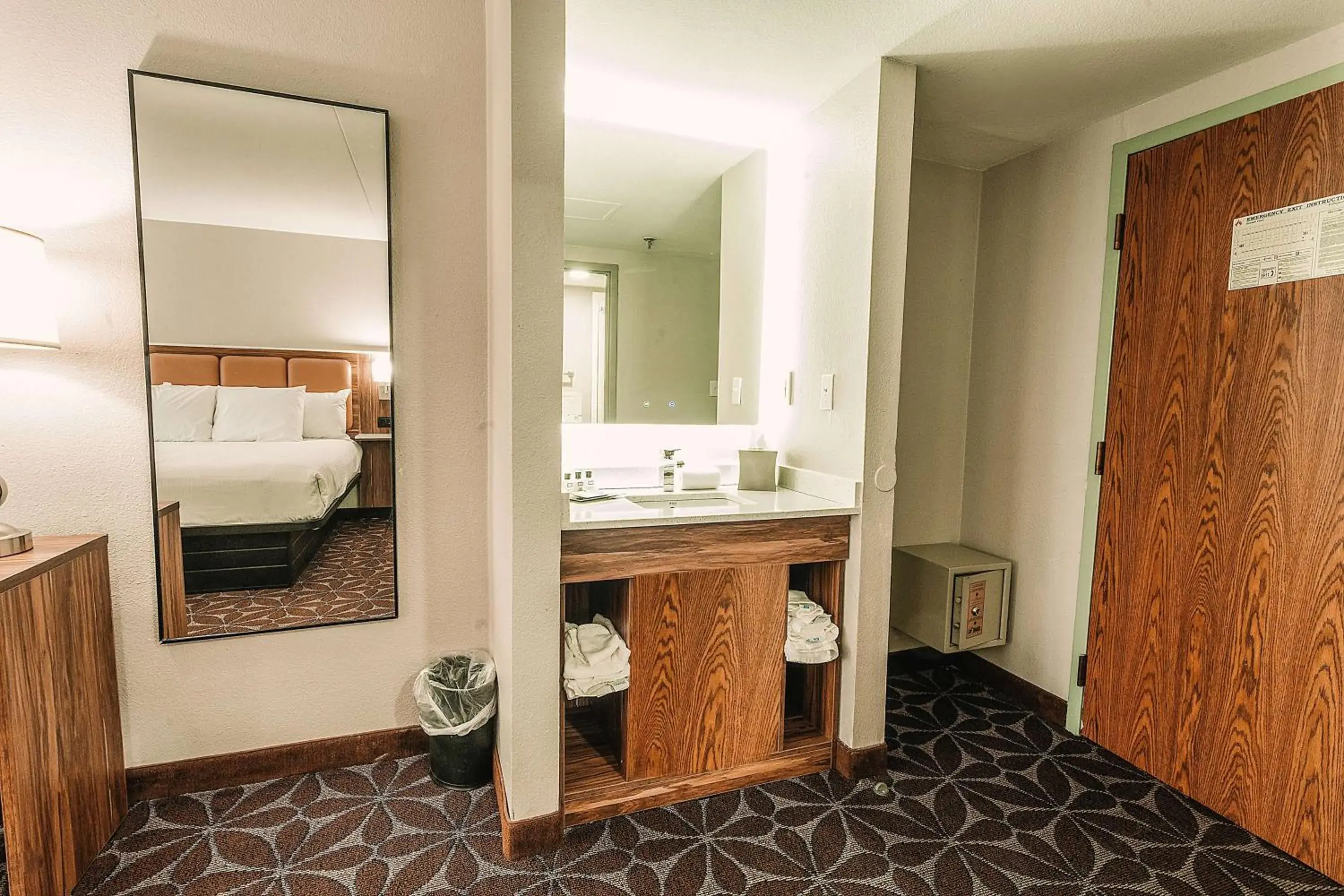 King Room in Wyndham Garden Williamsburg Busch Gardens Area King Room in Wyndham Garden Williamsburg Busch Gardens Area