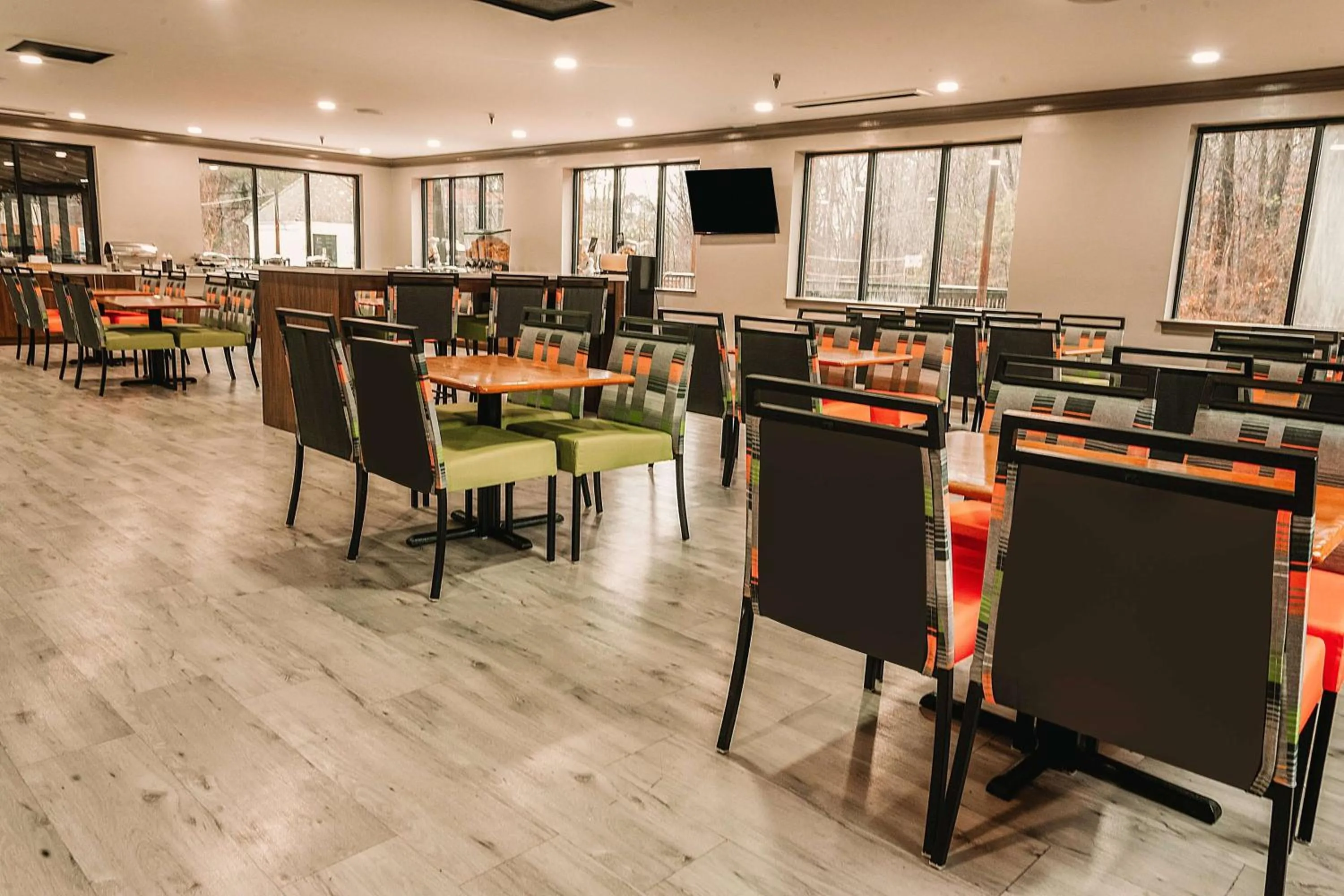 Restaurant/places to eat in Wyndham Garden Williamsburg Busch Gardens Area