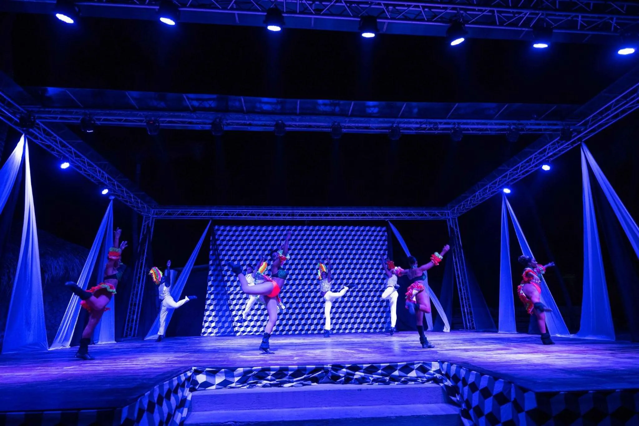 Night in Coral Costa Caribe Beach Resort - All Inclusive