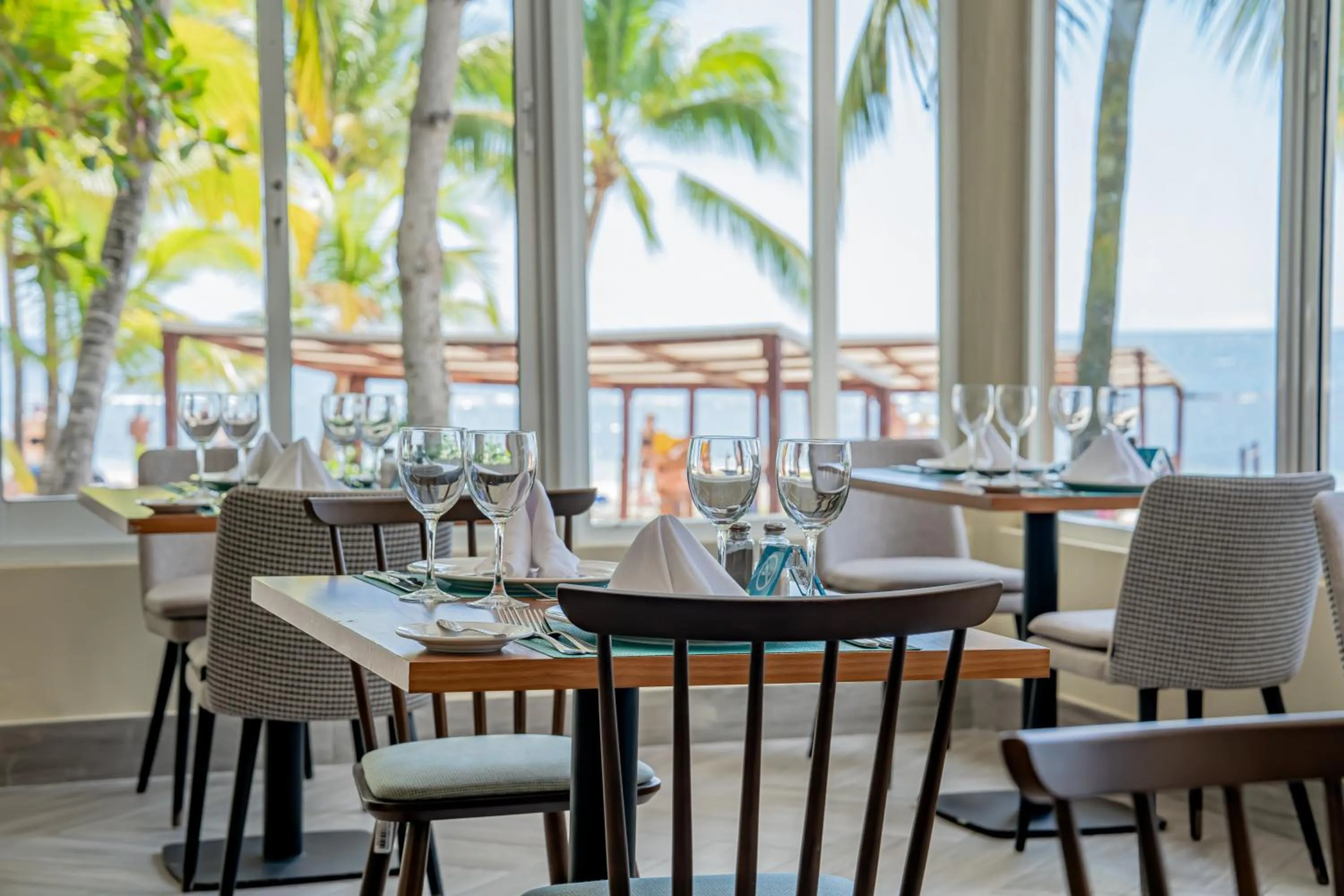 Restaurant/places to eat in Coral Costa Caribe Beach Resort - All Inclusive