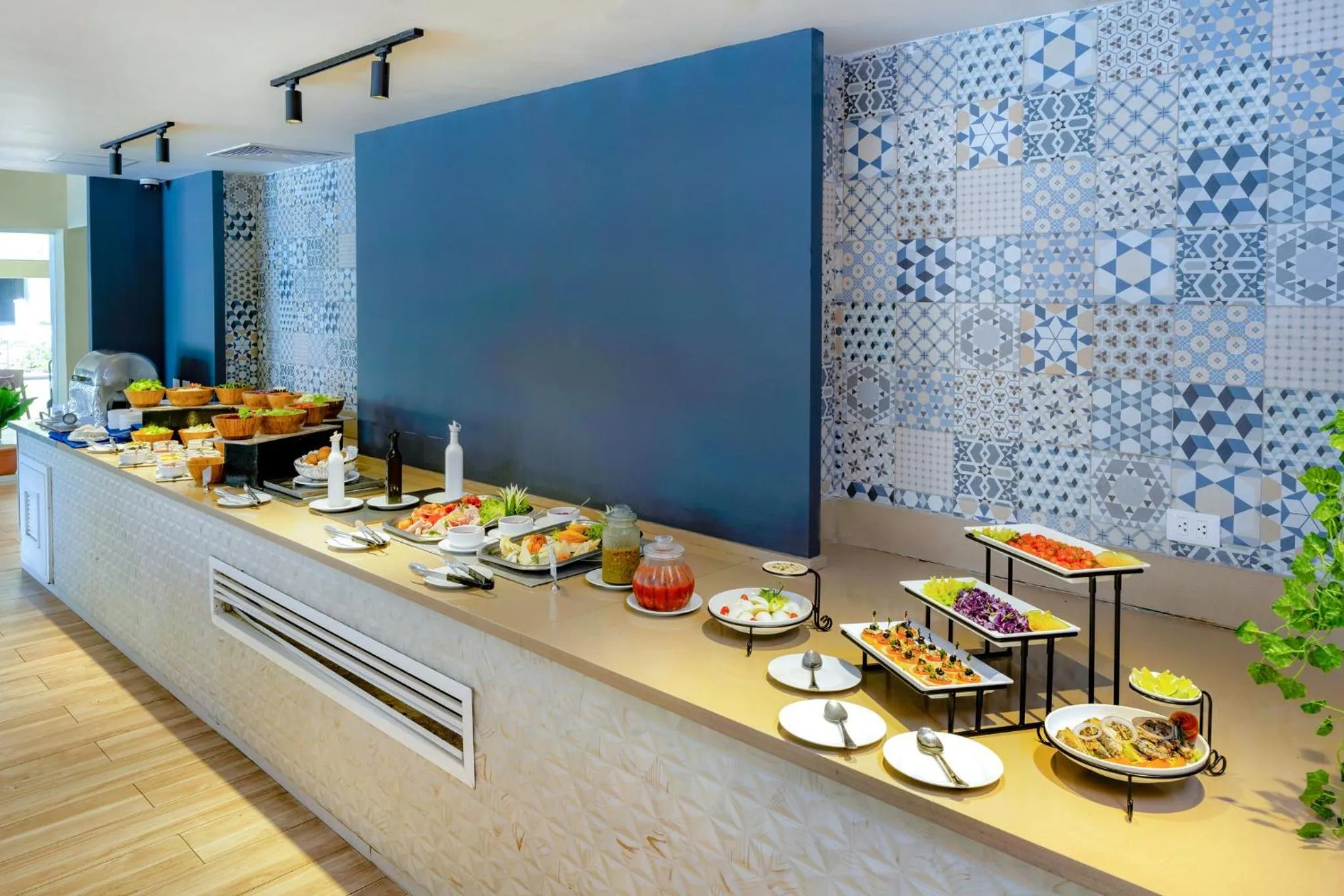 Restaurant/places to eat in Coral Costa Caribe Beach Resort - All Inclusive