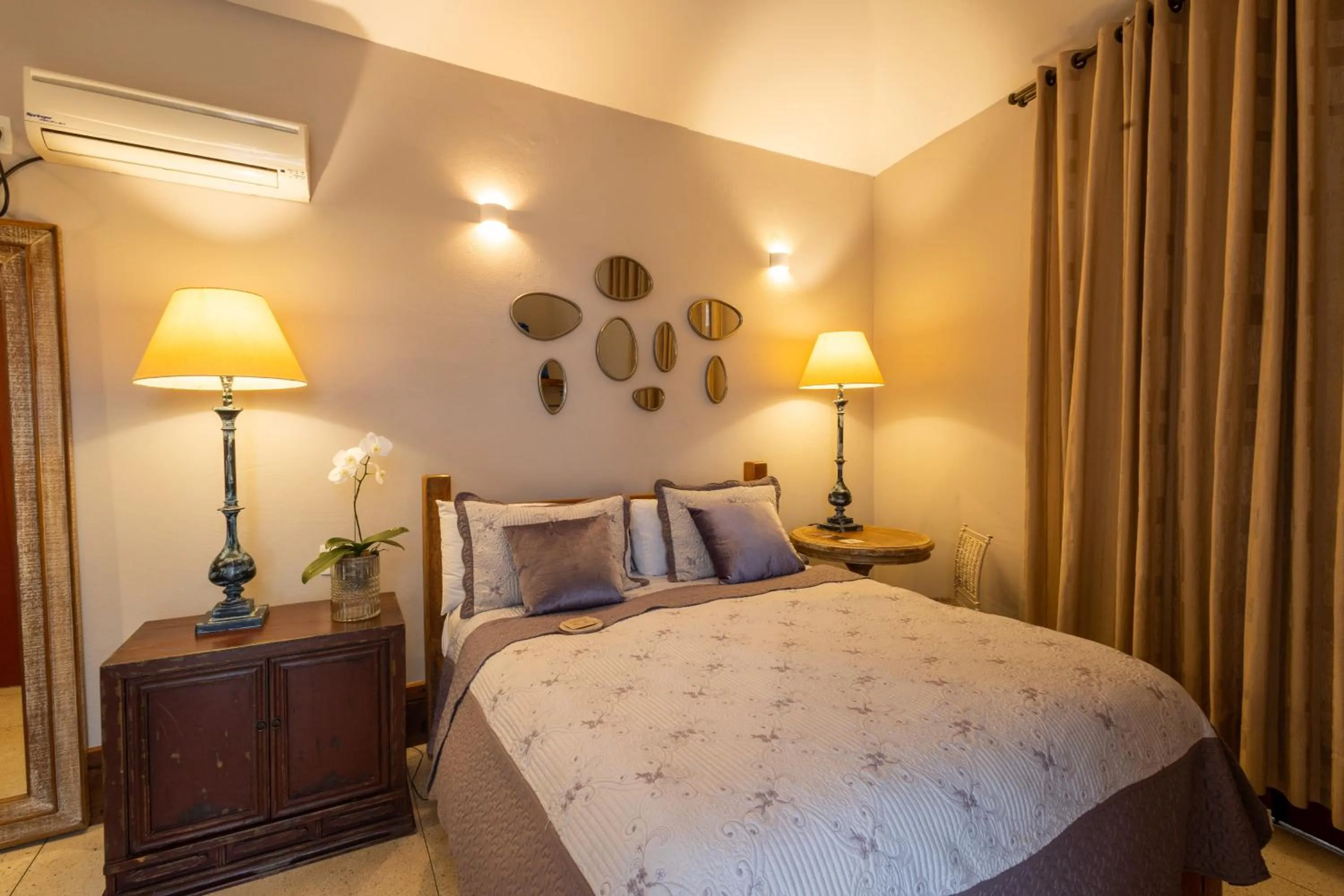 Bedroom, Bed in Pousada Pequena Tiradentes