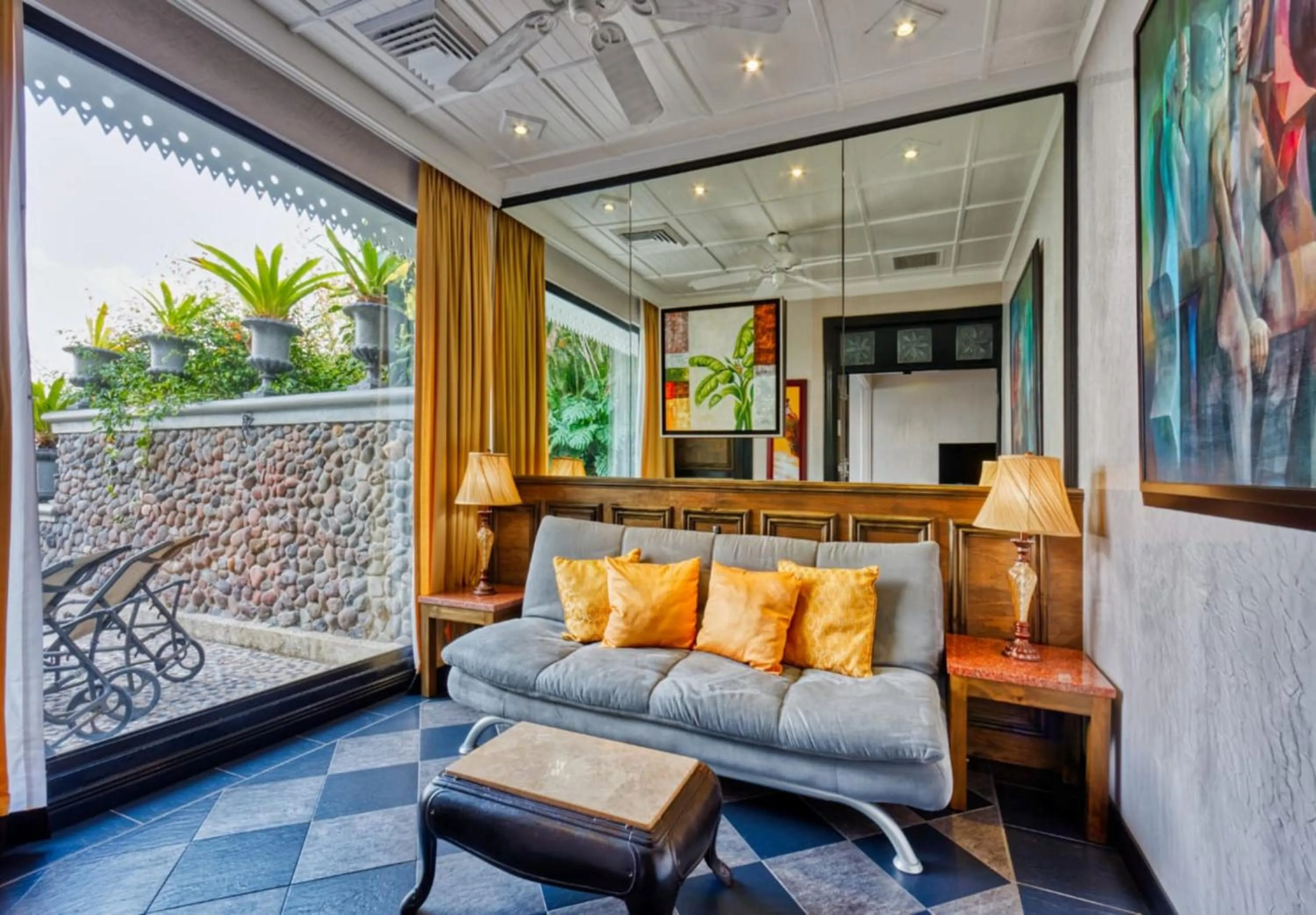 Seating area in Hotel Villa Caletas