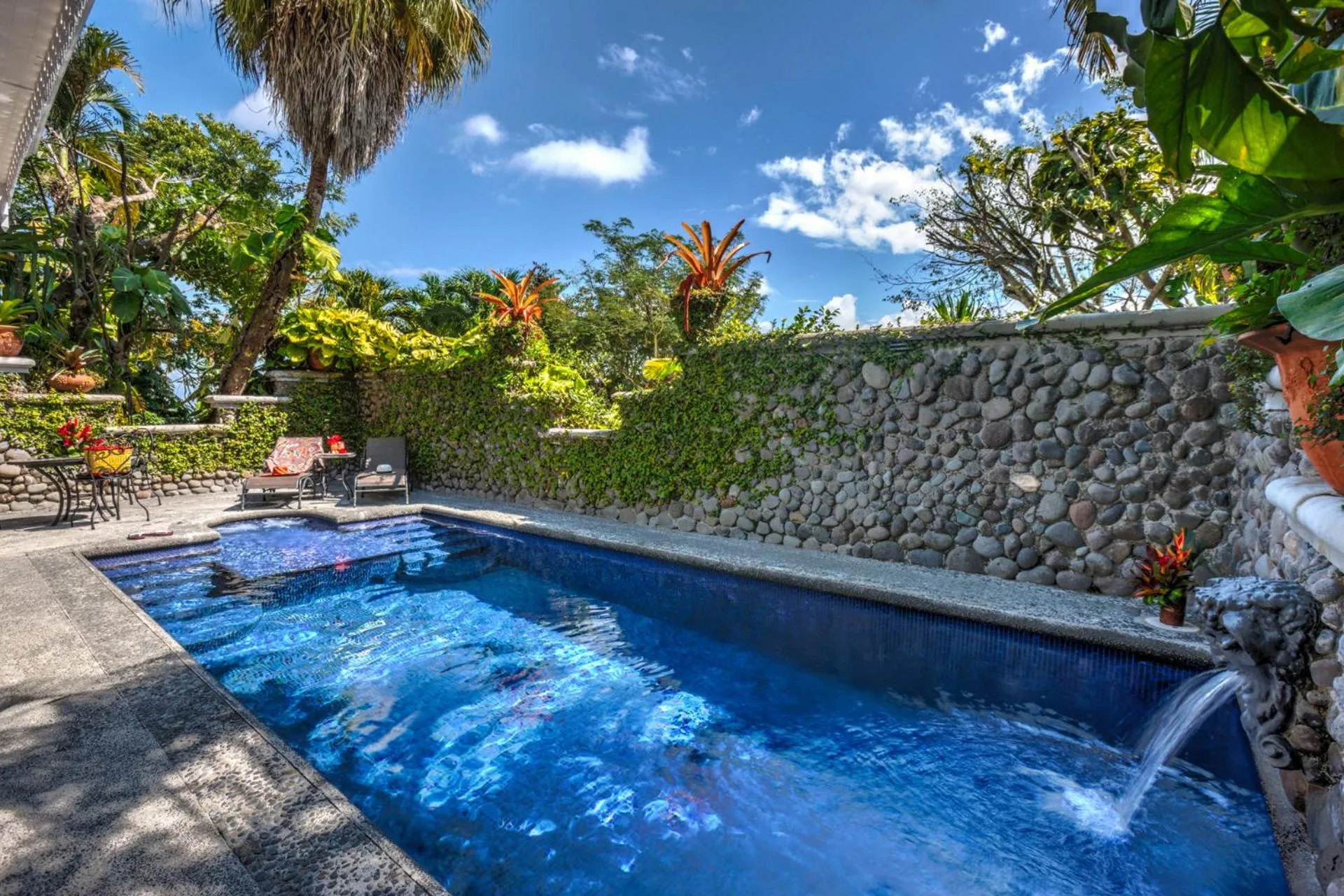 Photo of the whole room in Hotel Villa Caletas