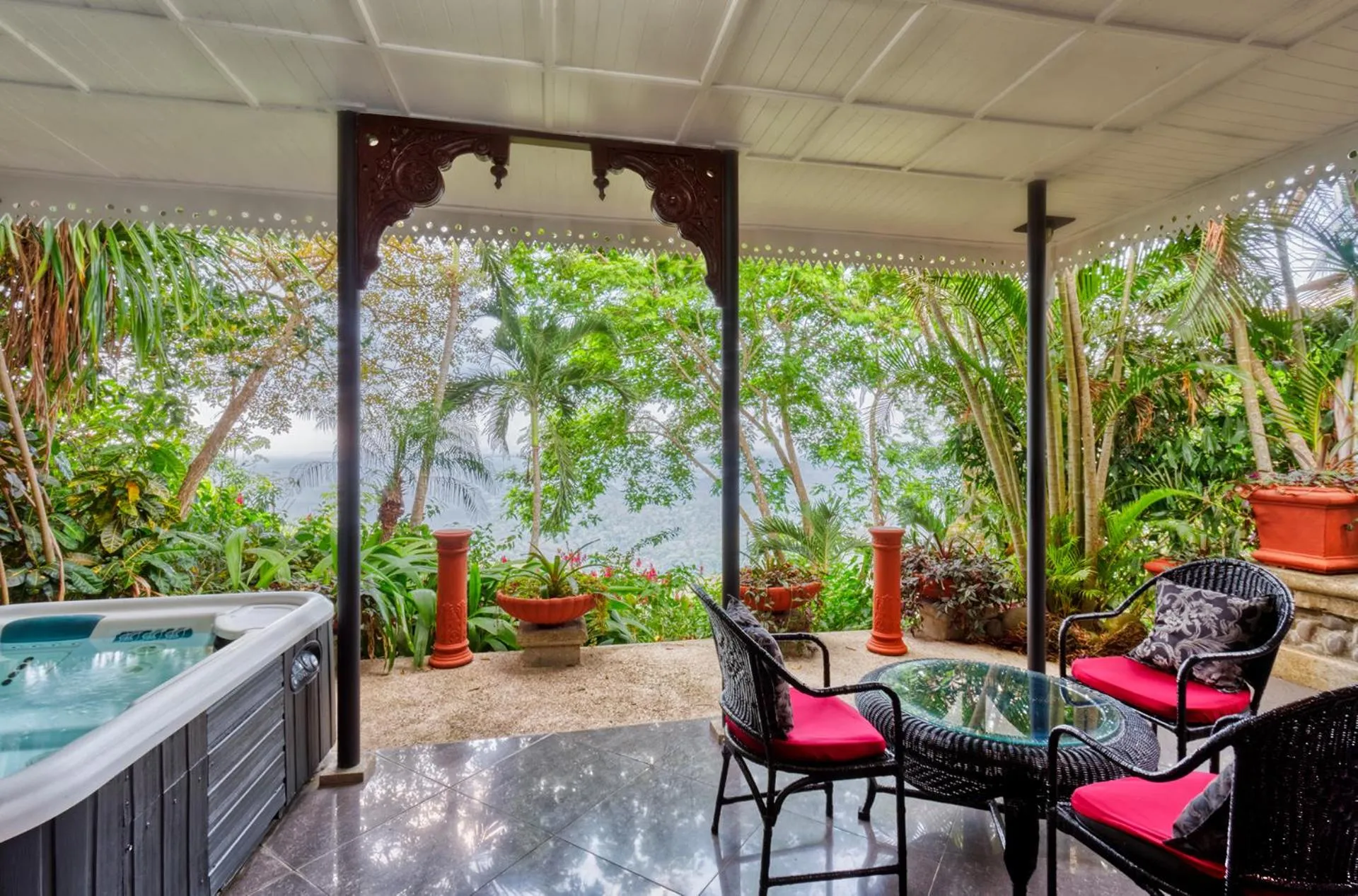 Patio in Hotel Villa Caletas