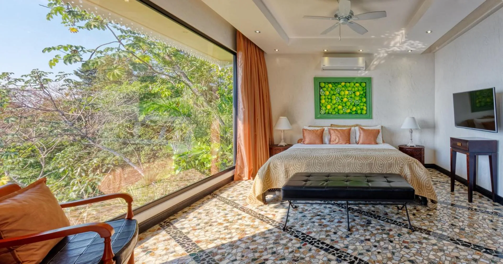 Bed in Hotel Villa Caletas