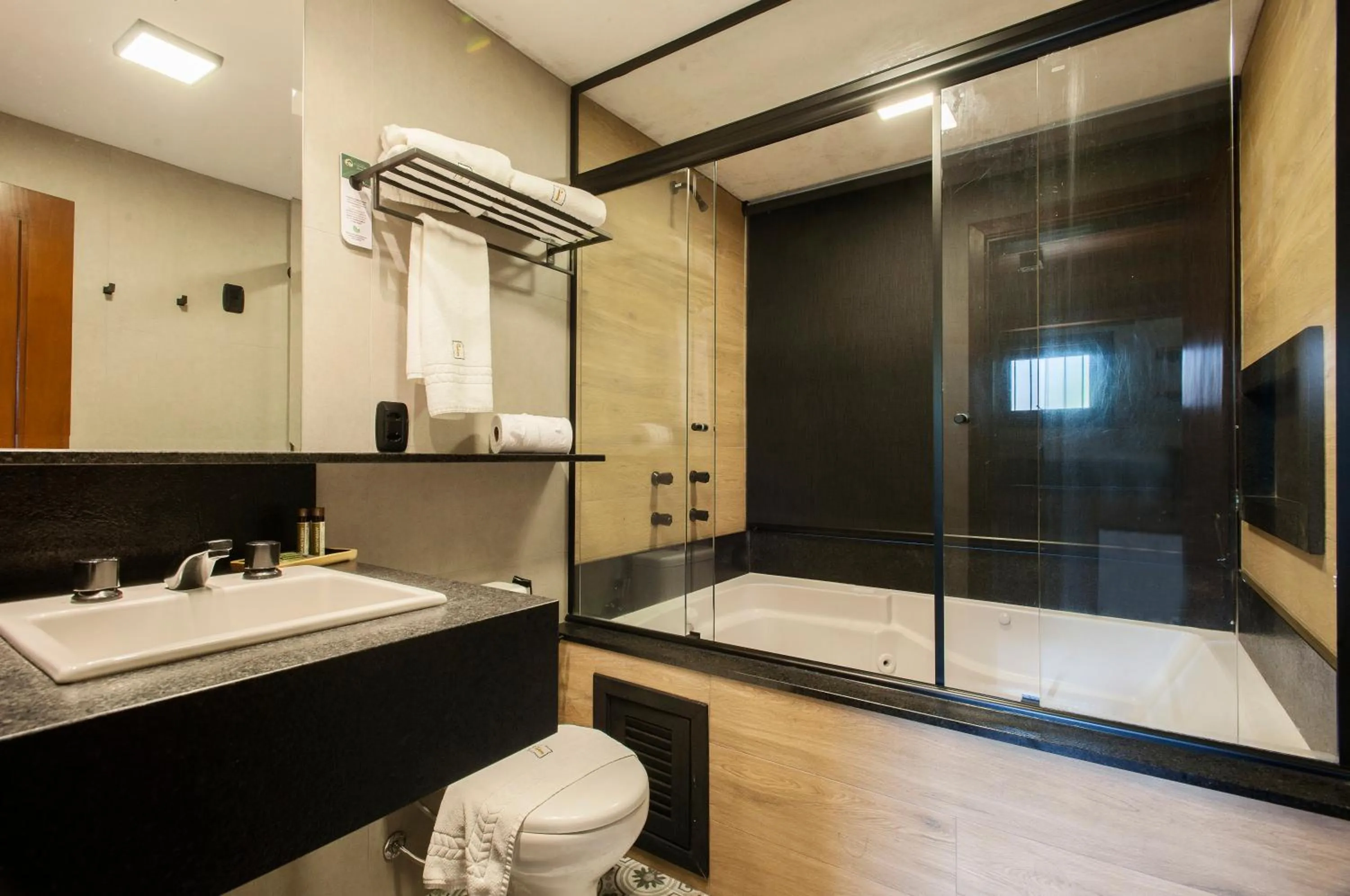 Bathroom in Hotel Fioreze Chalés