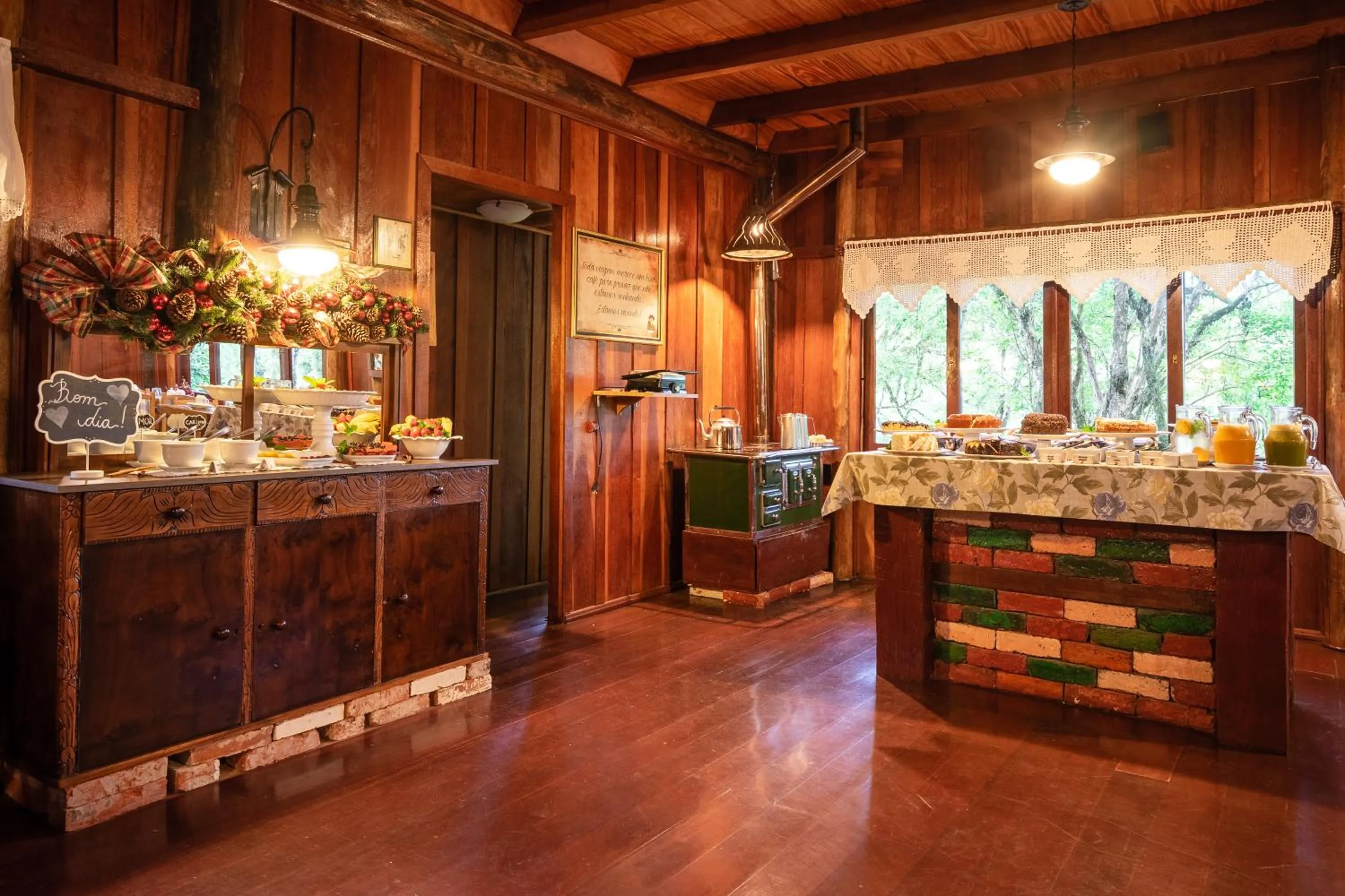 Breakfast in Hotel Fioreze Chalés