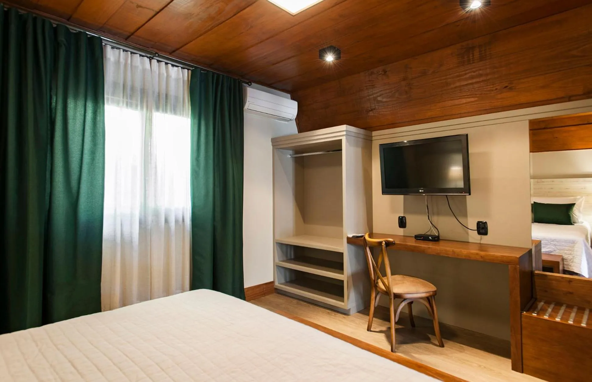 Photo of the whole room, Bed in Hotel Fioreze Chalés