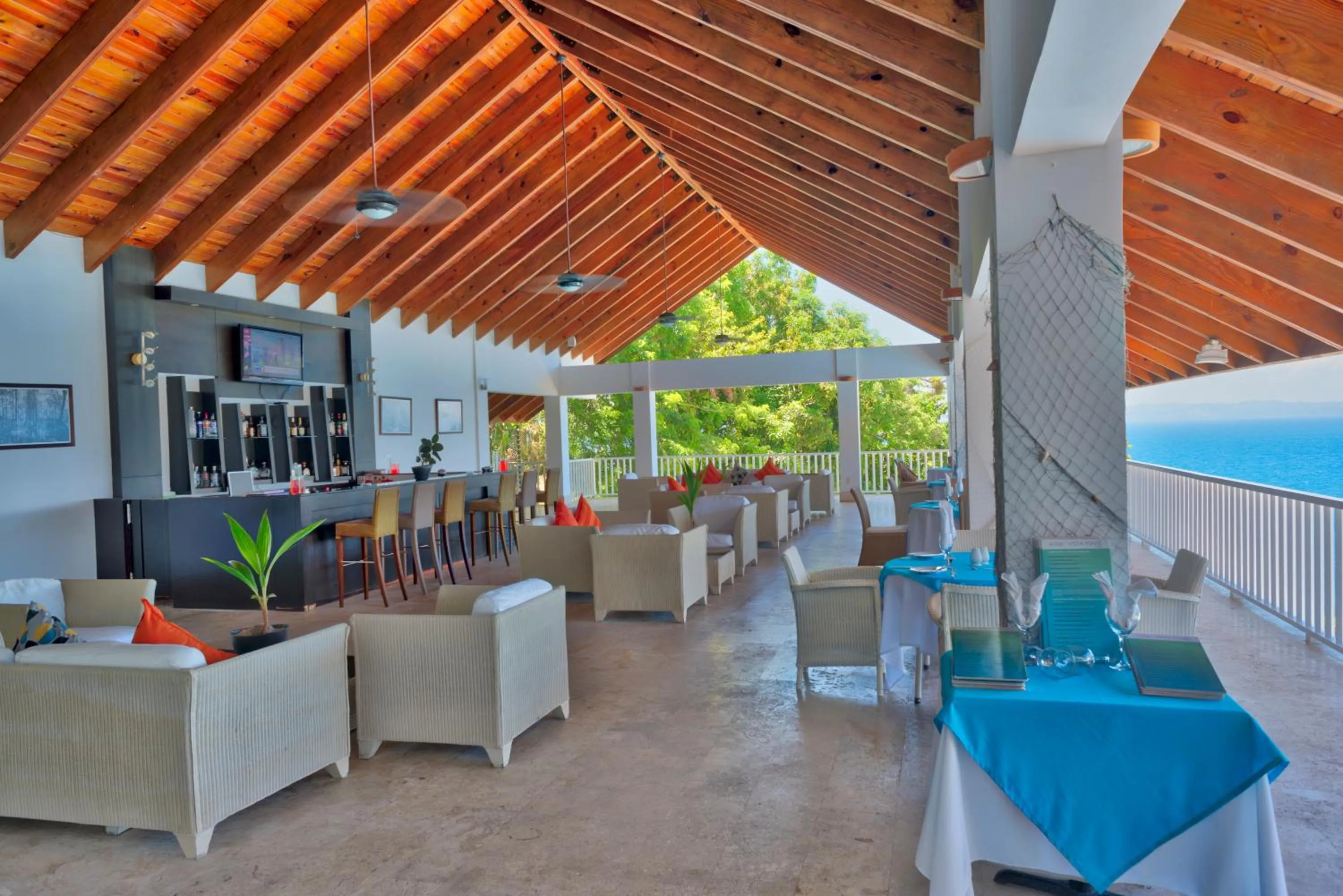 Restaurant/places to eat in Xeliter Vista Mare, Samana