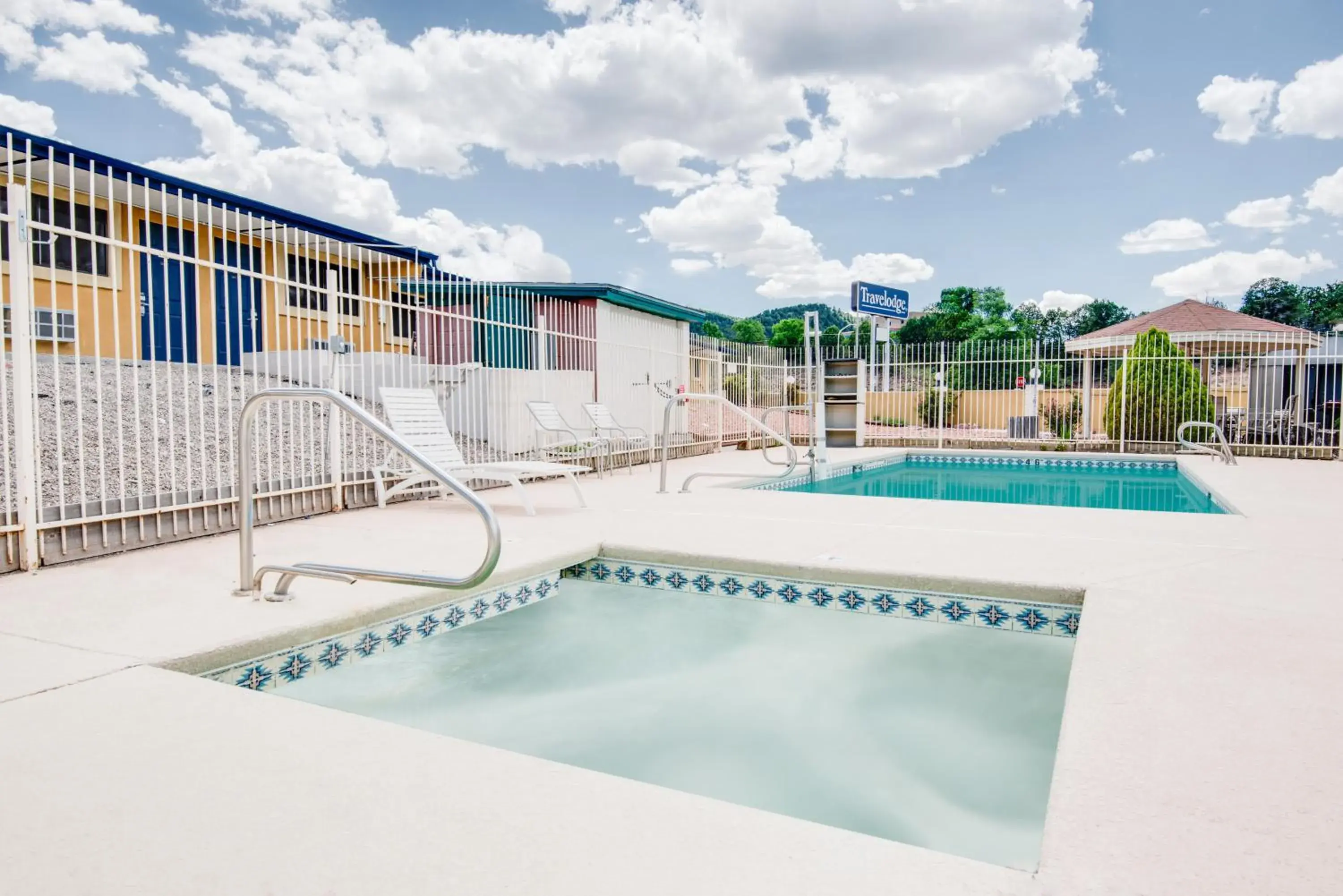 Queen Room with Two Queen Beds - Smoking in Travelodge by Wyndham Ruidoso Queen Room with Two Queen Beds - Smoking in Travelodge by Wyndham Ruidoso
