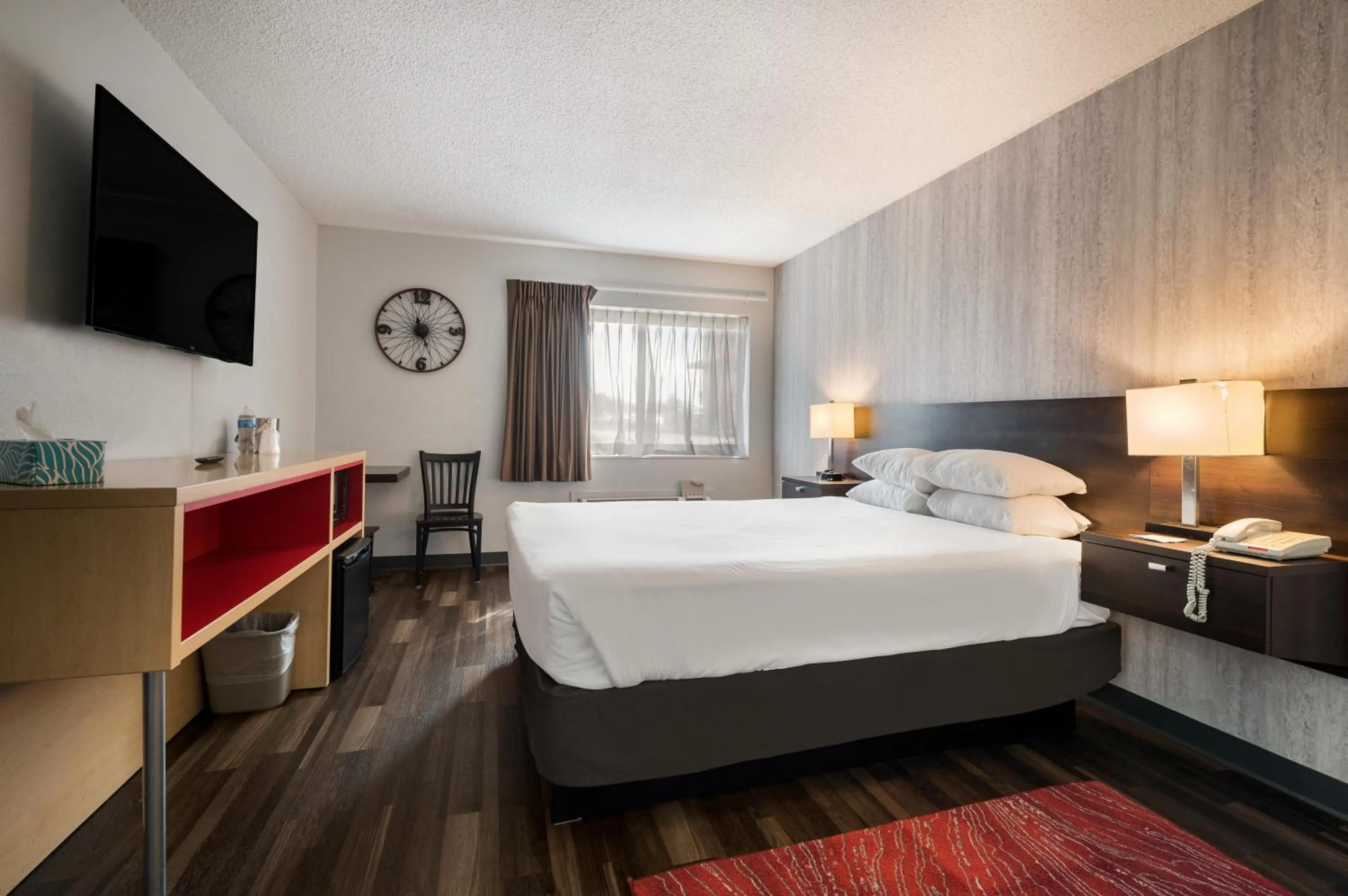 Bed in Red Lion Inn & Suites Ontario