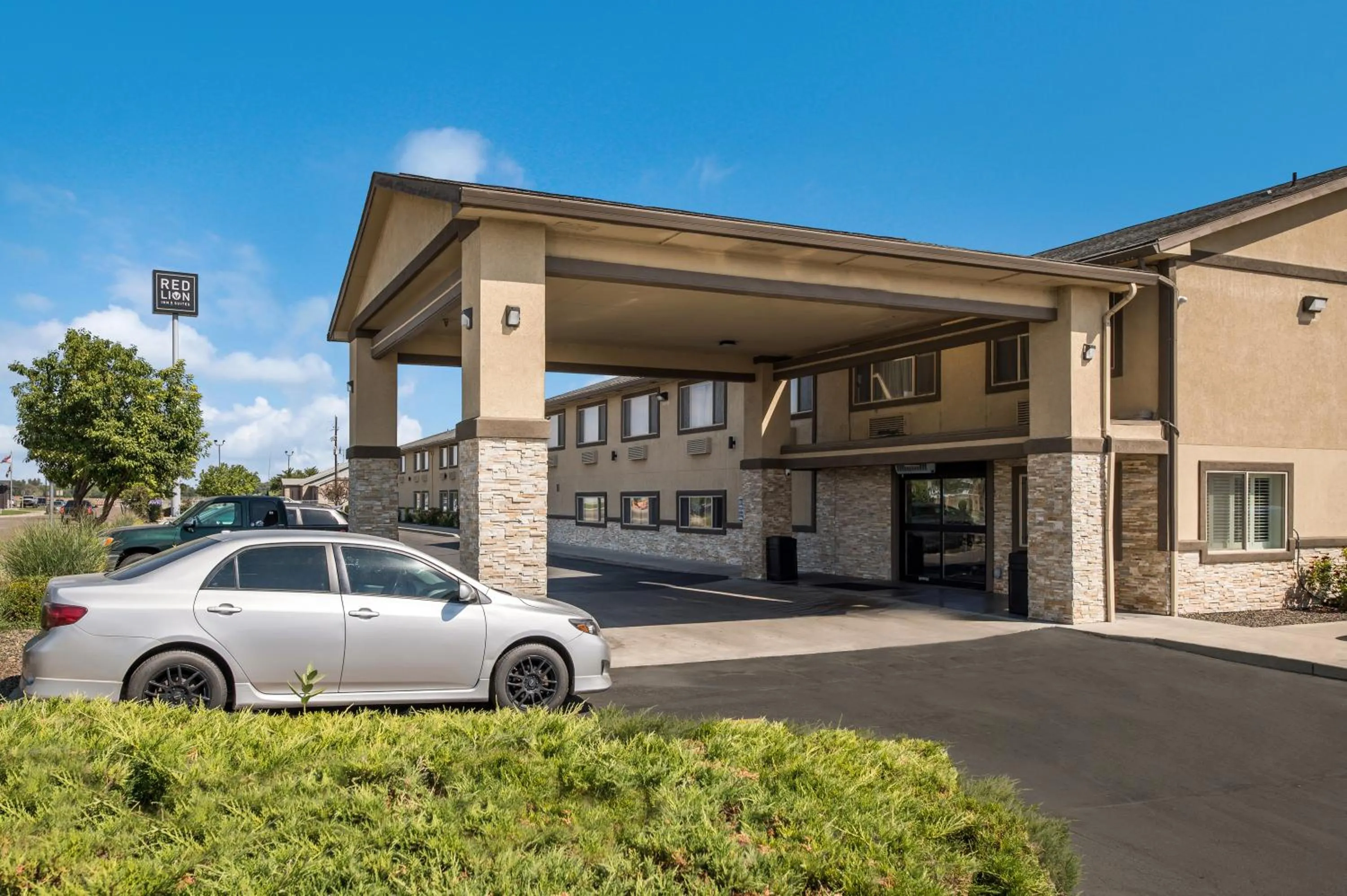 Property building in Red Lion Inn & Suites Ontario