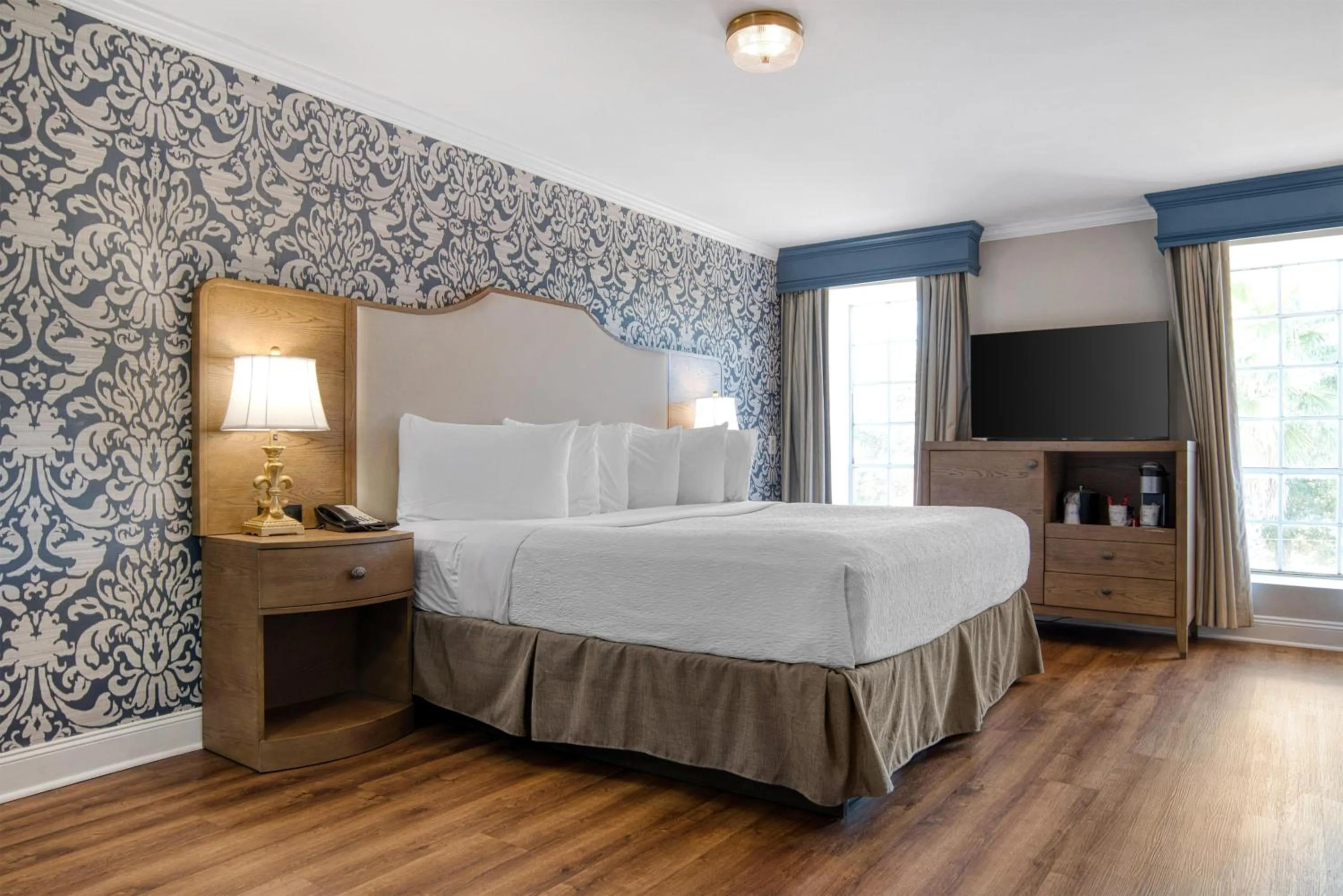 Bedroom, Bed in Best Western Plus French Quarter Courtyard Hotel