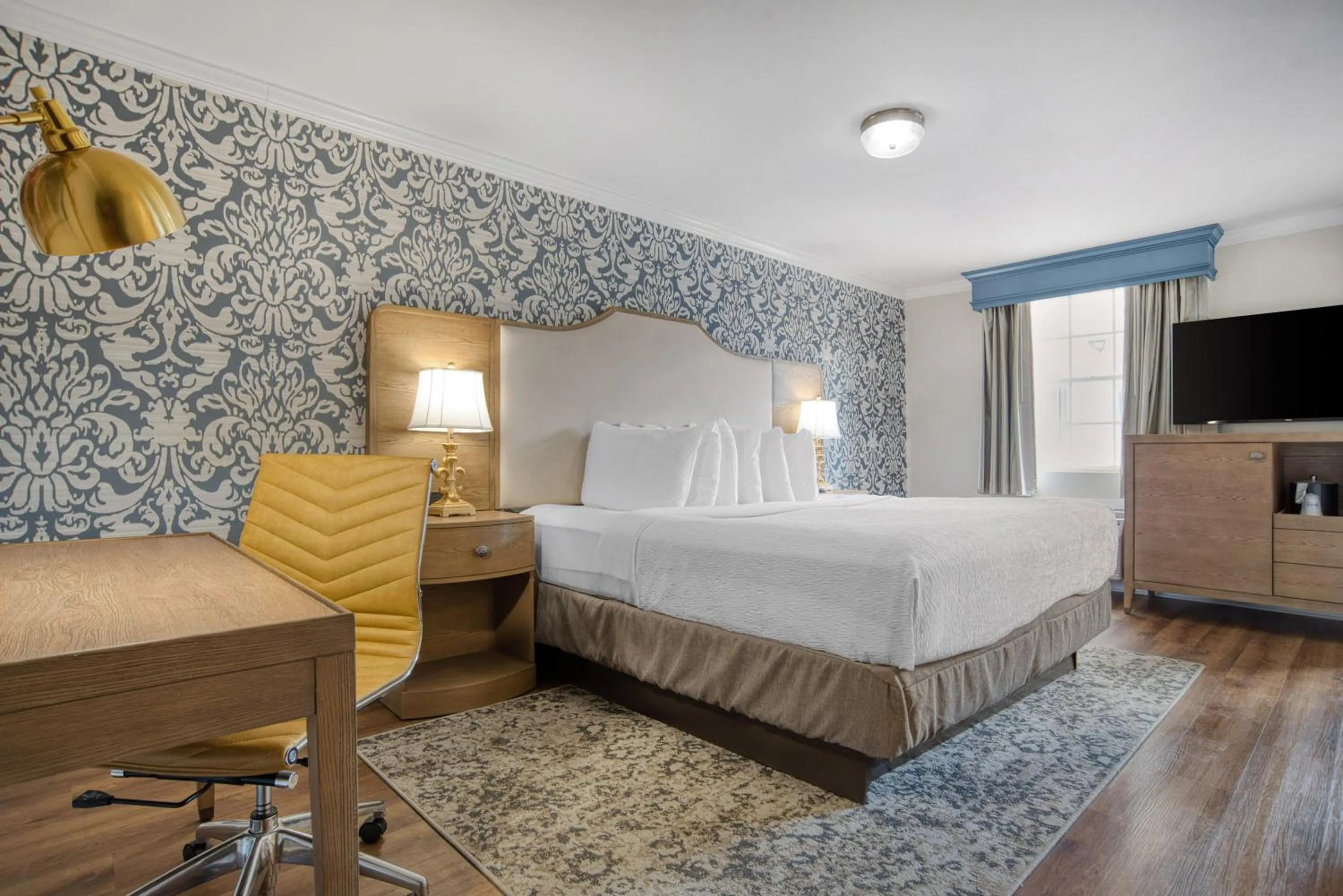 Bedroom, Bed in Best Western Plus French Quarter Courtyard Hotel